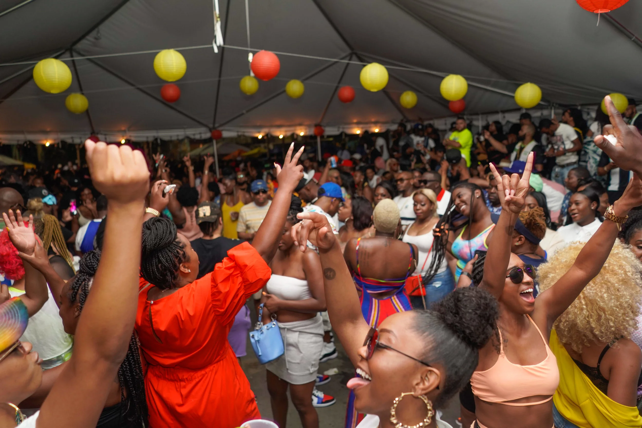 PHOTOS — Dear Summer BBQ™