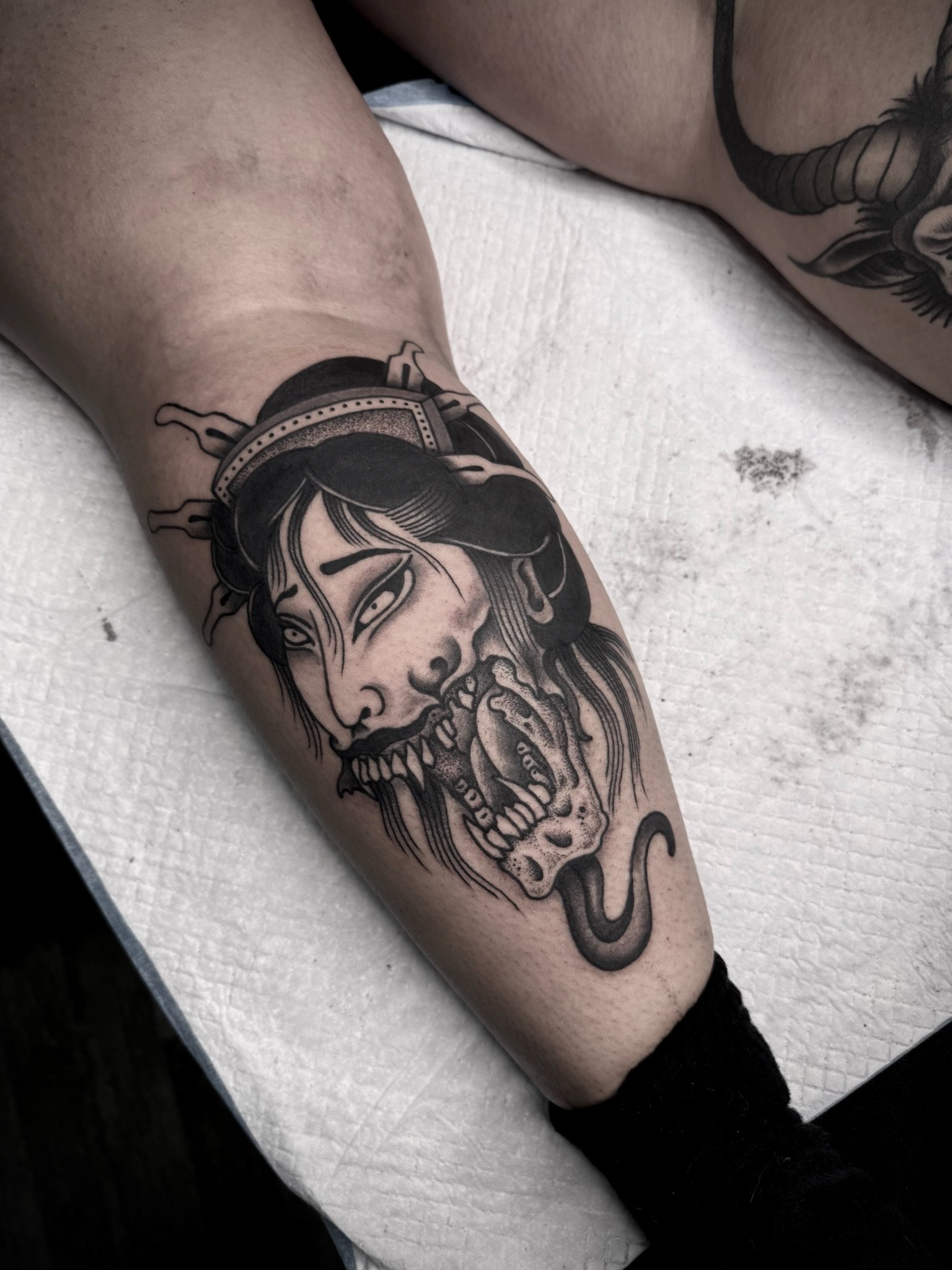 traditional japanese style geisha tattoo leg