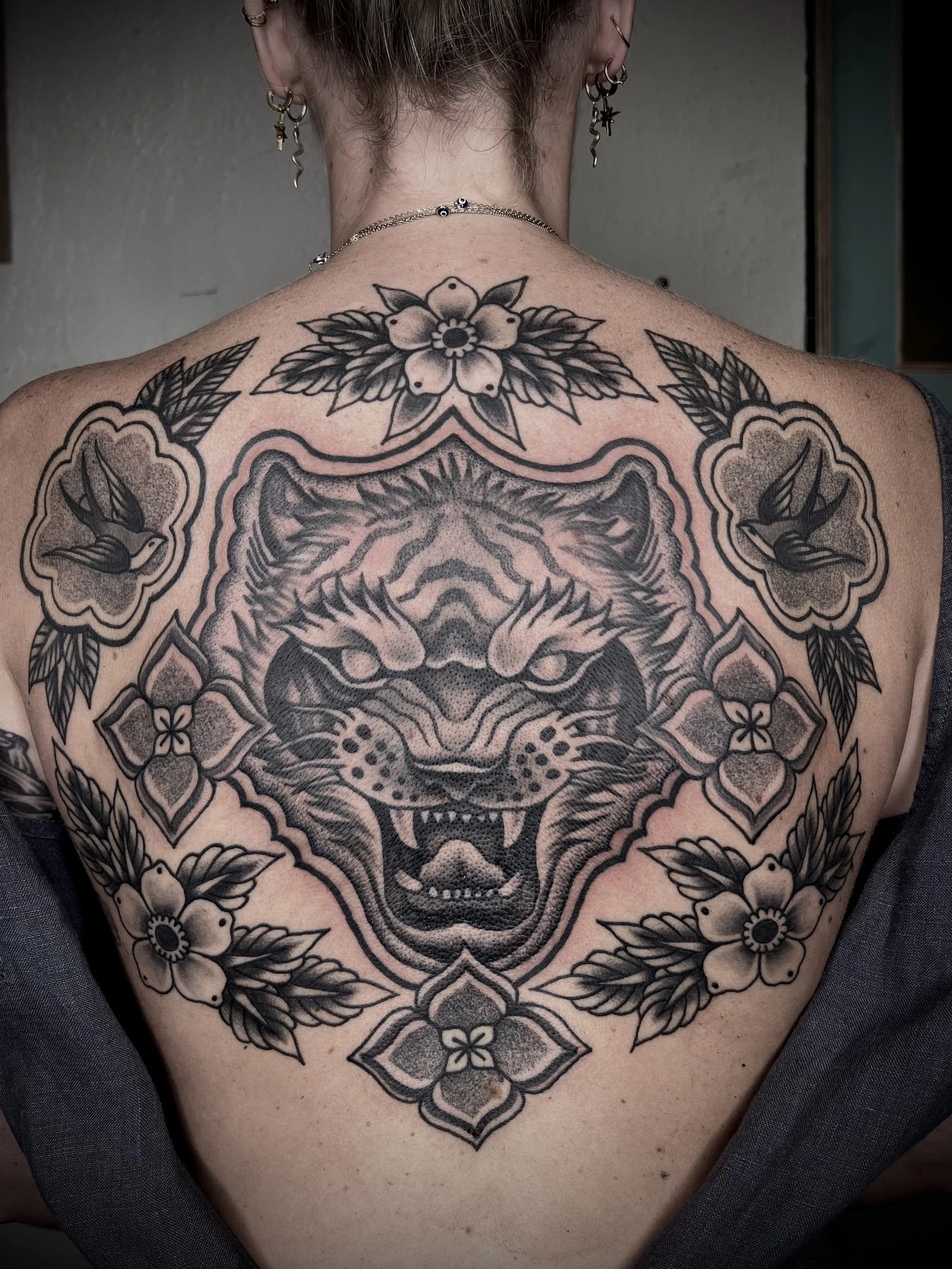 traditional tiger back piece tattoo black and grey