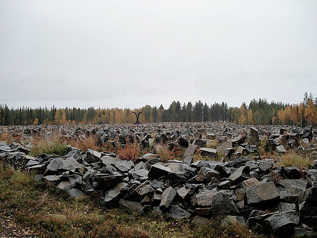 Stones represent both Finnish and Soviet Deaths