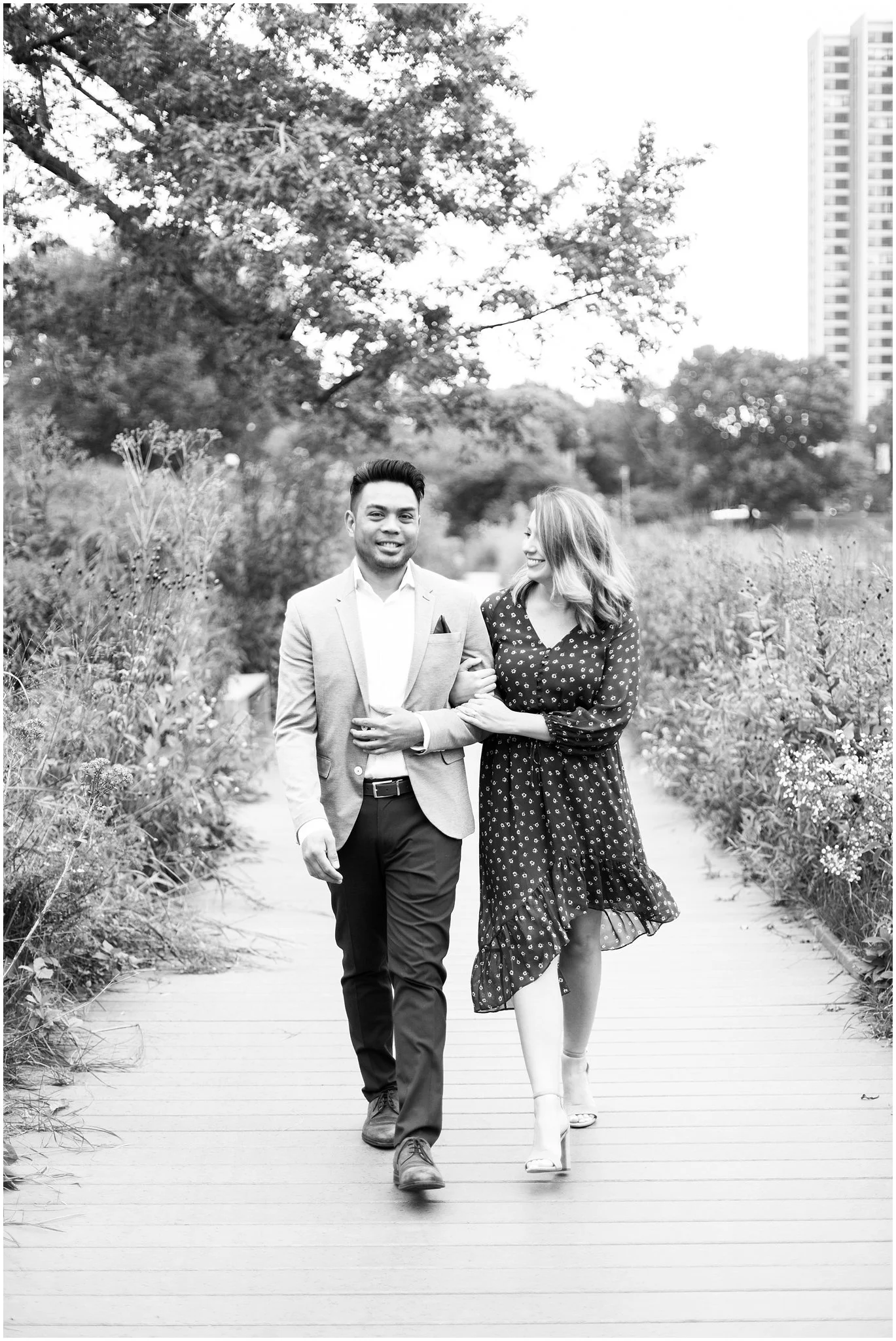 lincoln-park-zoo-engagement-session_0016.jpg