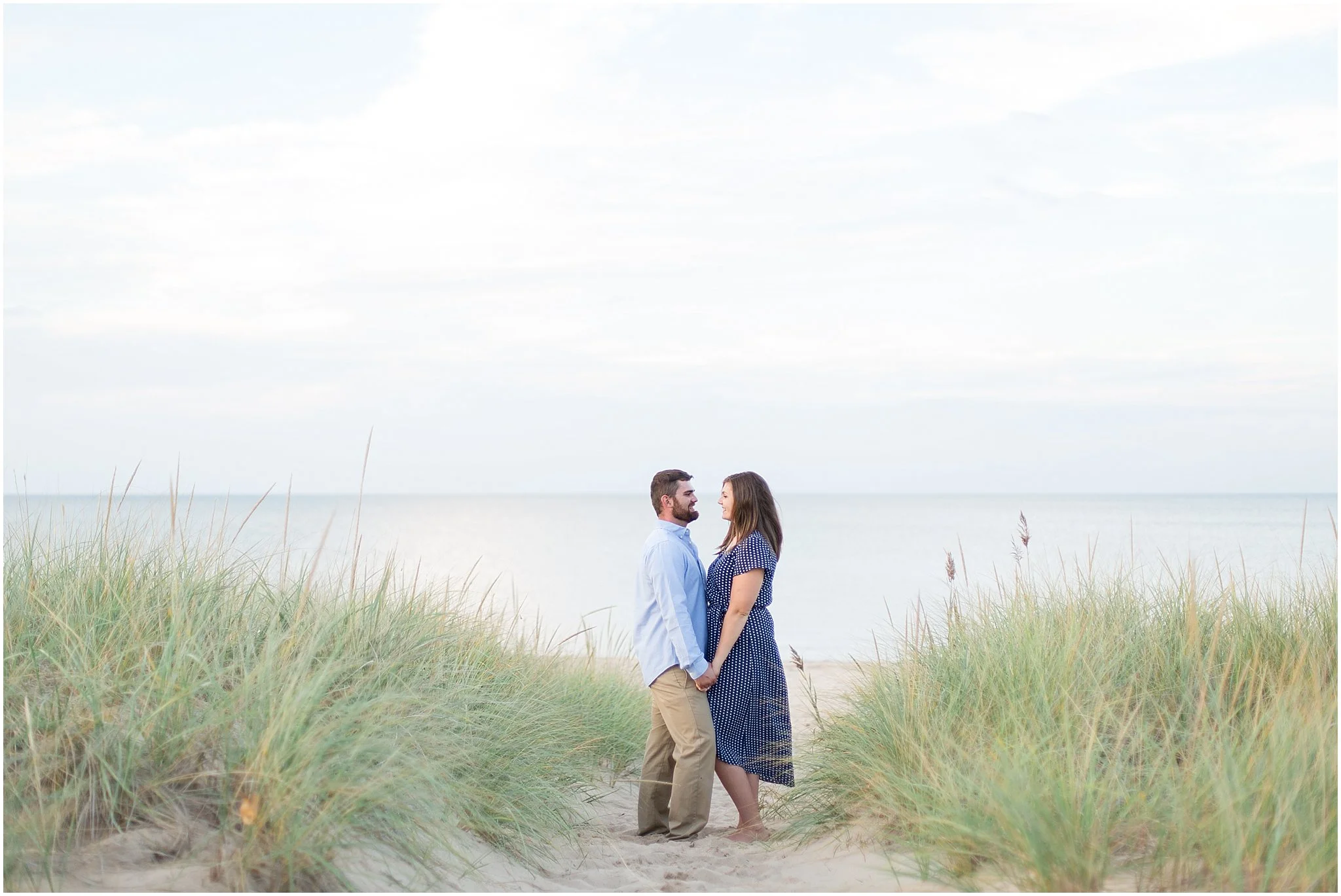 marquette-park-beach-engagement-photographer_0016.jpg