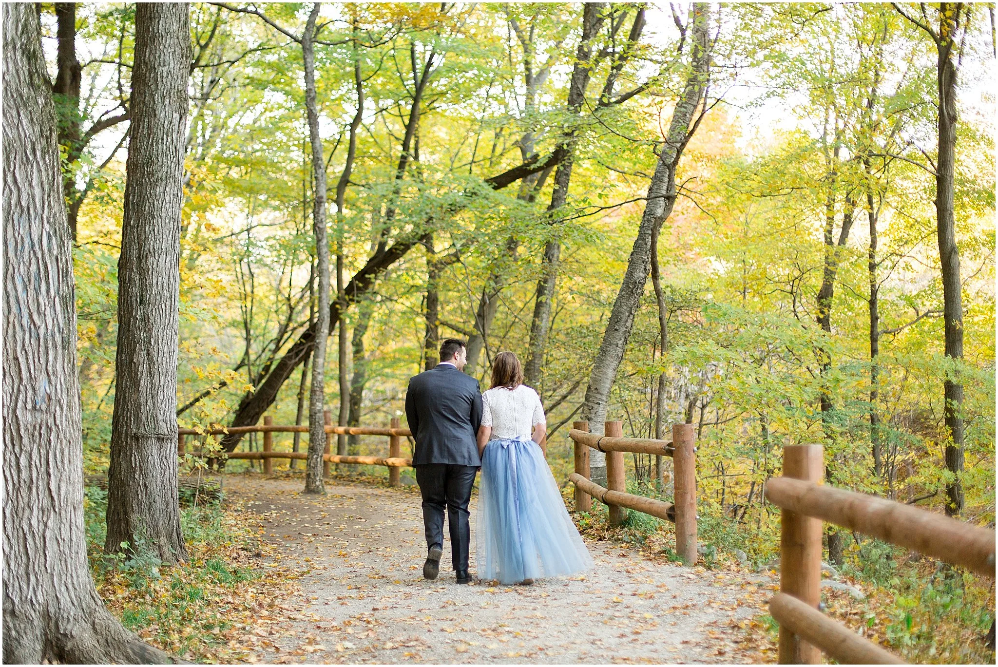 seven-bridges-trail-grant-park-milwaukee-engagement-photos_0005.jpg
