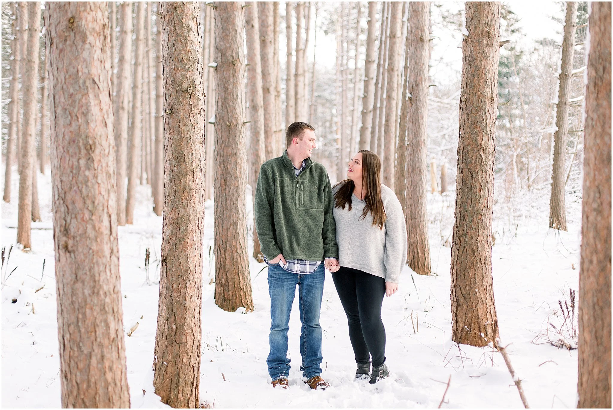winter-downtown-engagement-session_0038.jpg