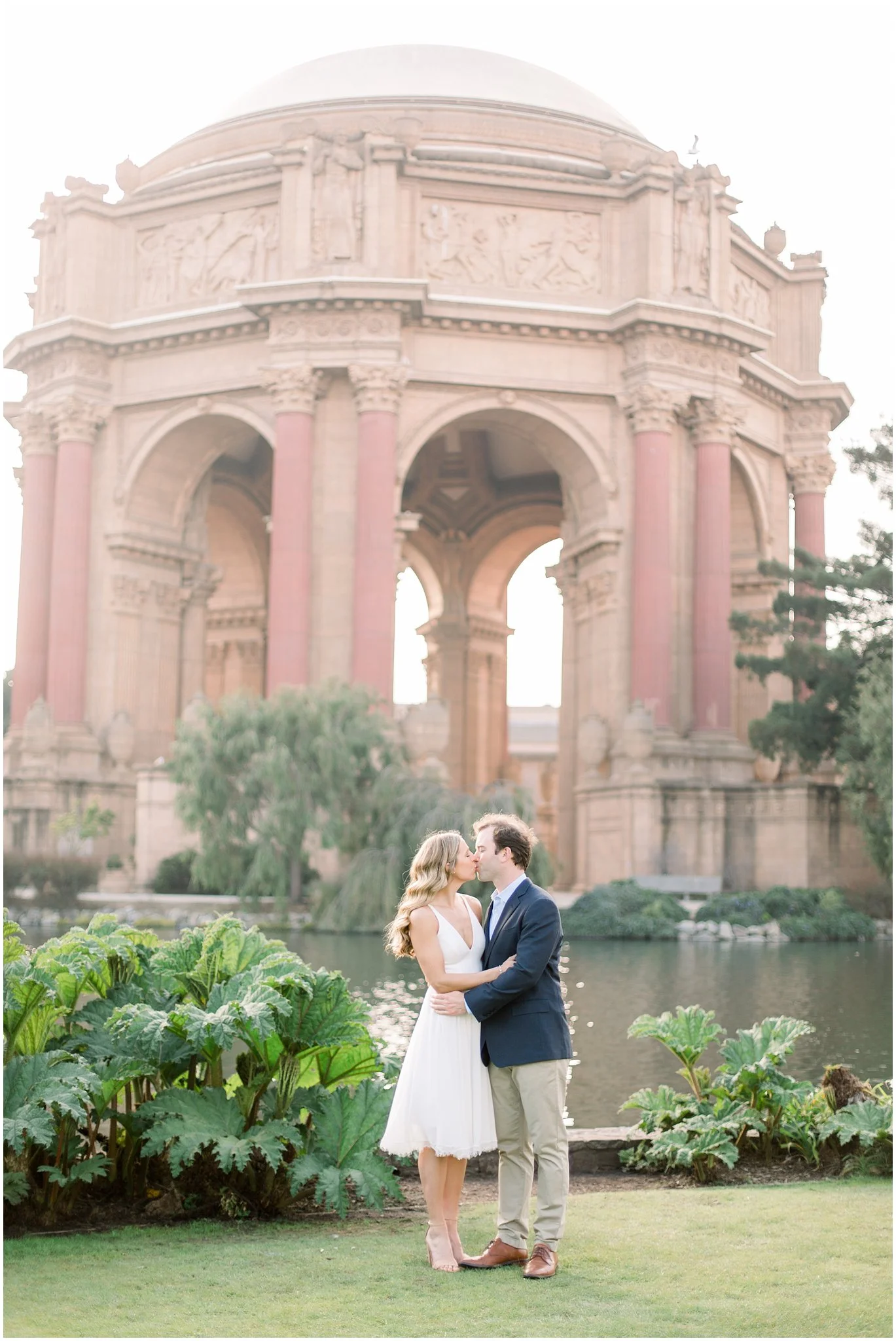 palace-of-fine-arts-san-francisco-engagement_0003.jpg