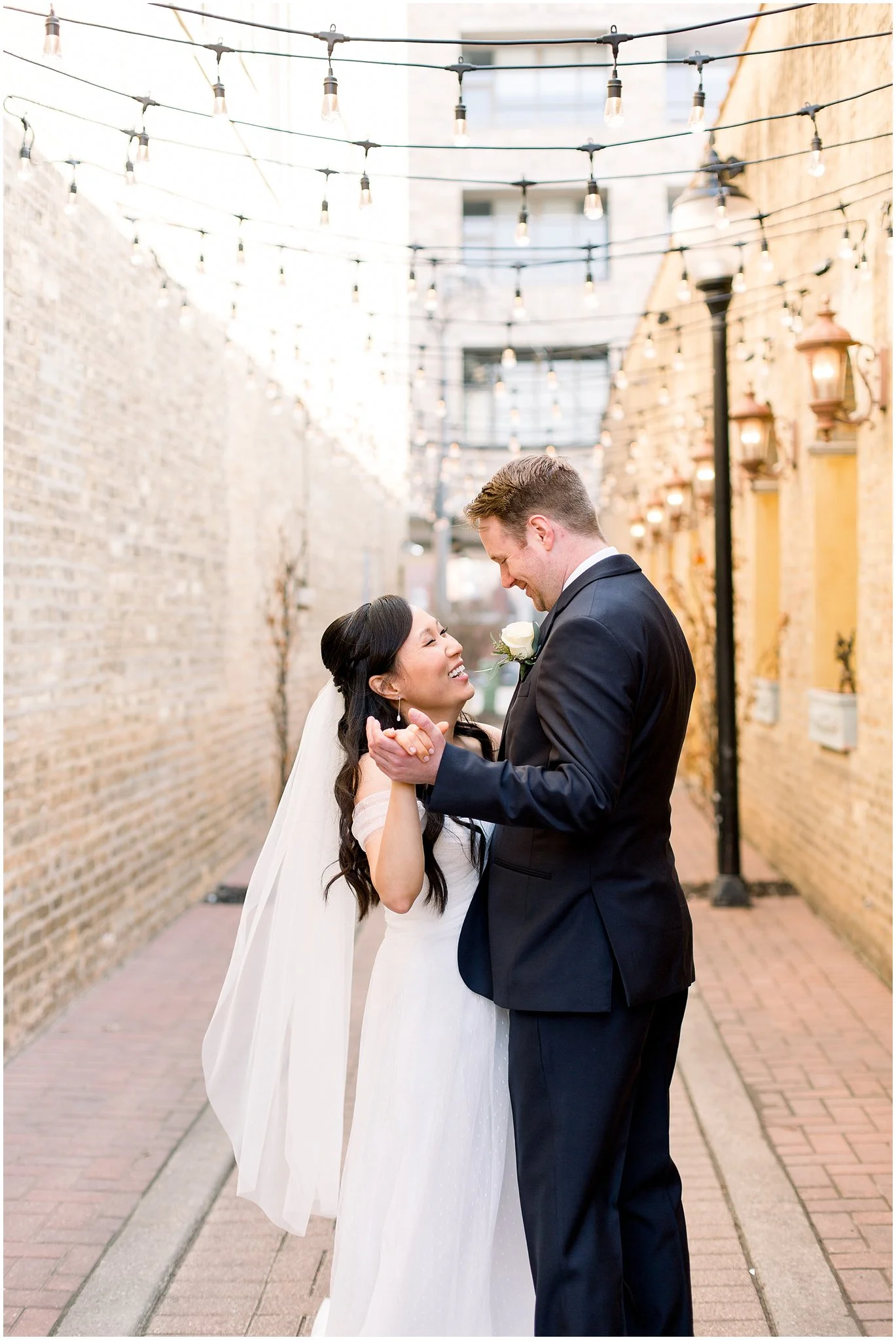 metropolis-ballroom-spring-wedding-photo_0045.jpg