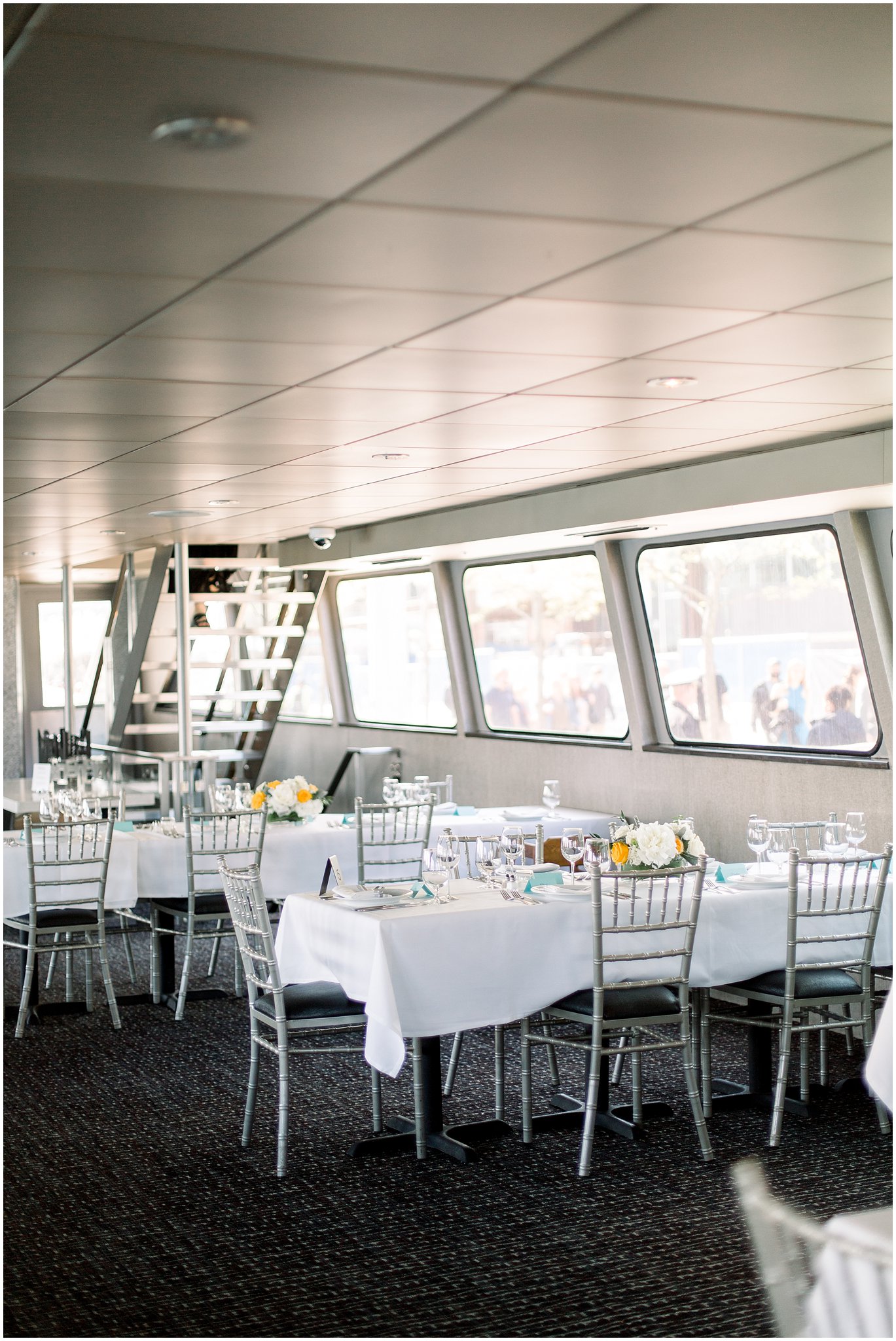 elite-chicago-yacht-wedding_0028.jpg