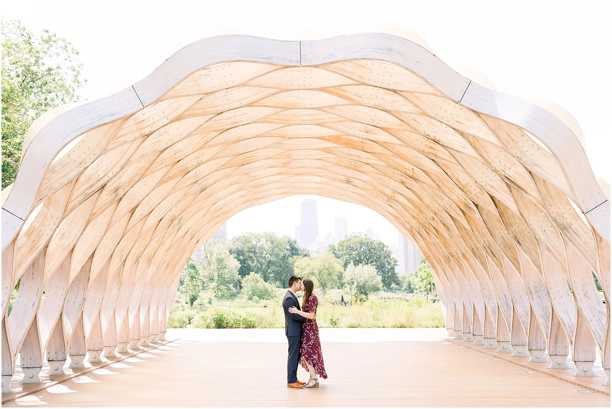 lincoln-park-zoo-engagement-session-photos_0005.jpg