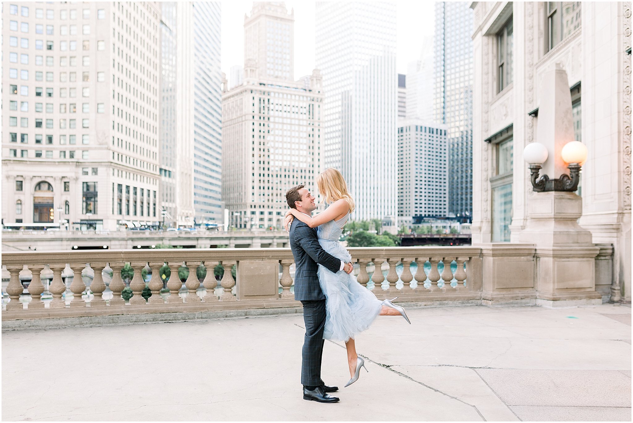 downtown-chicago-olive-park-engagement-photos_0007.jpg