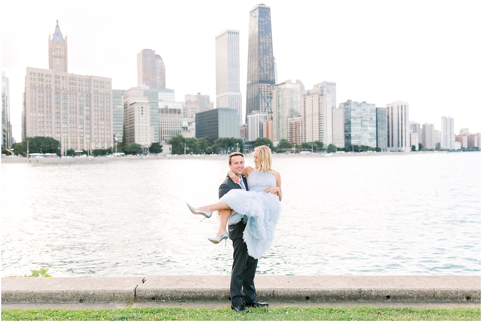 downtown-chicago-olive-park-engagement-photos_0008.jpg