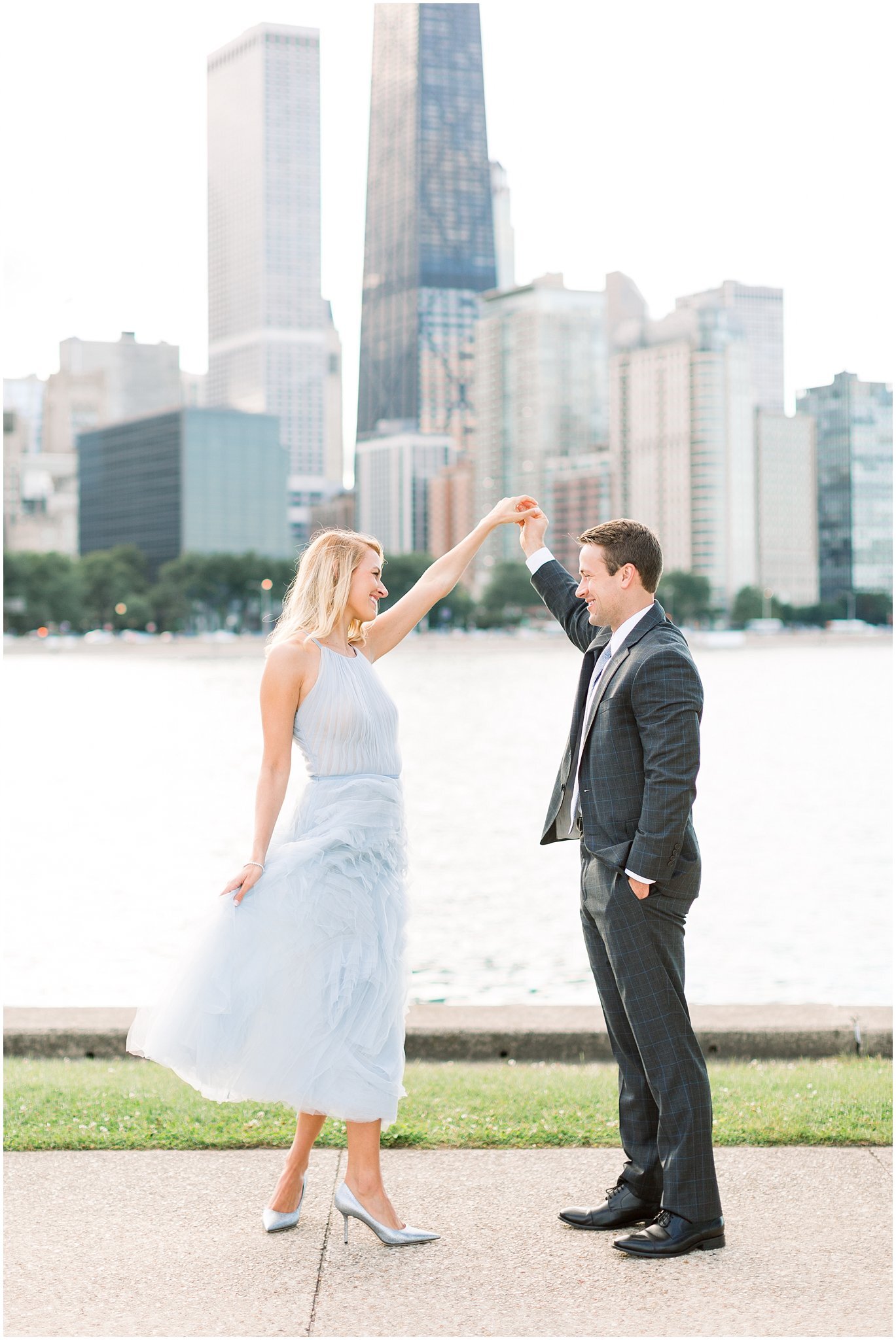 downtown-chicago-olive-park-engagement-photos_0014.jpg