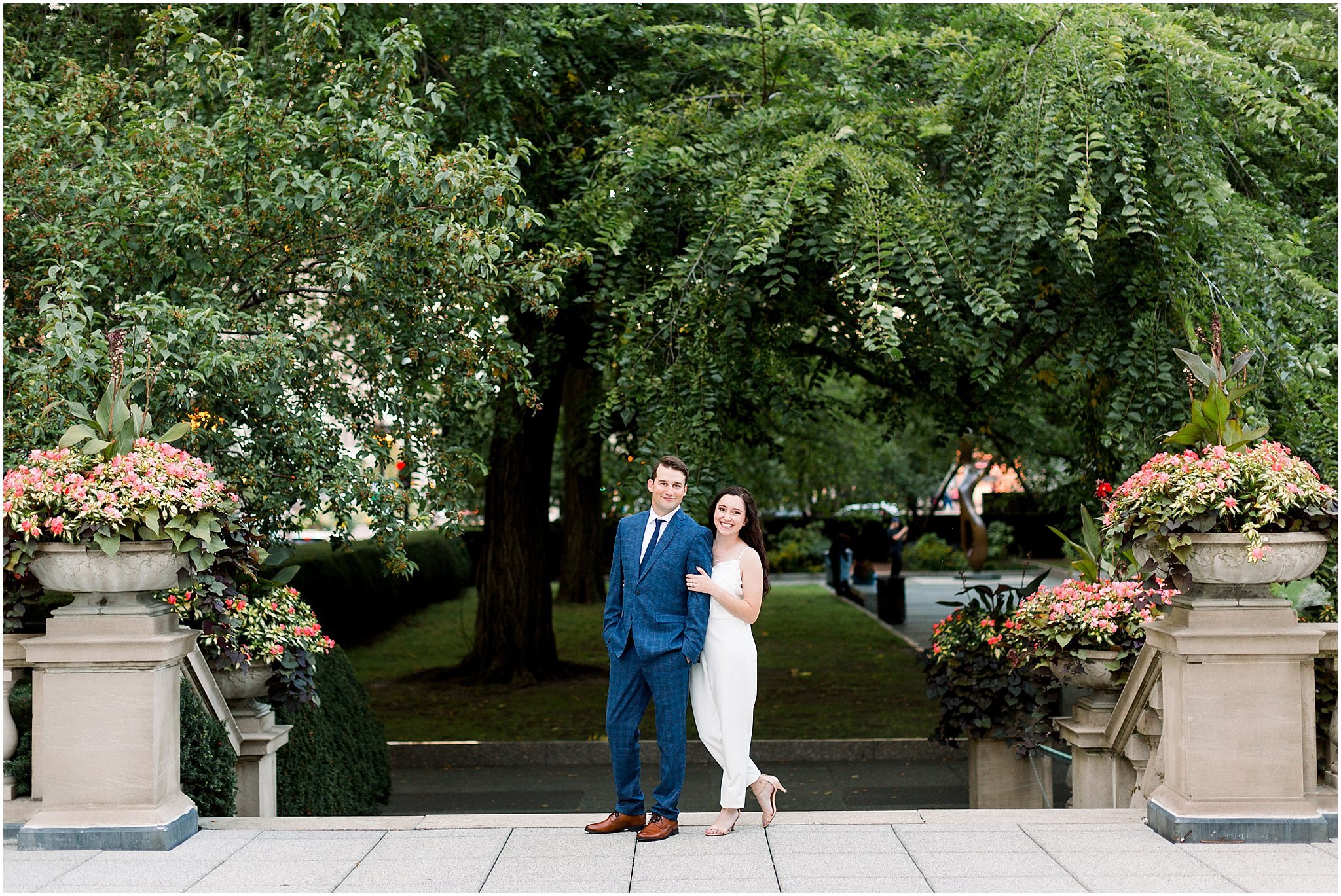 chicago-art-institute-engagement-session_0012.jpg