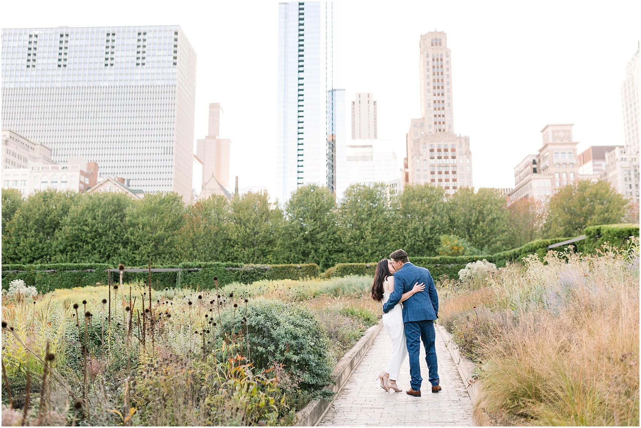 chicago-art-institute-engagement-session_0018.jpg