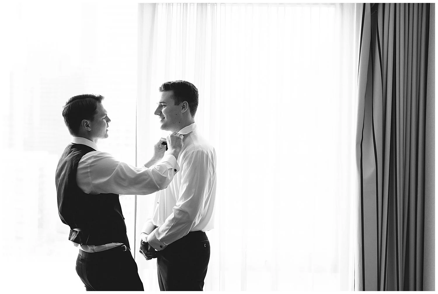 groom getting ready downtown chicago