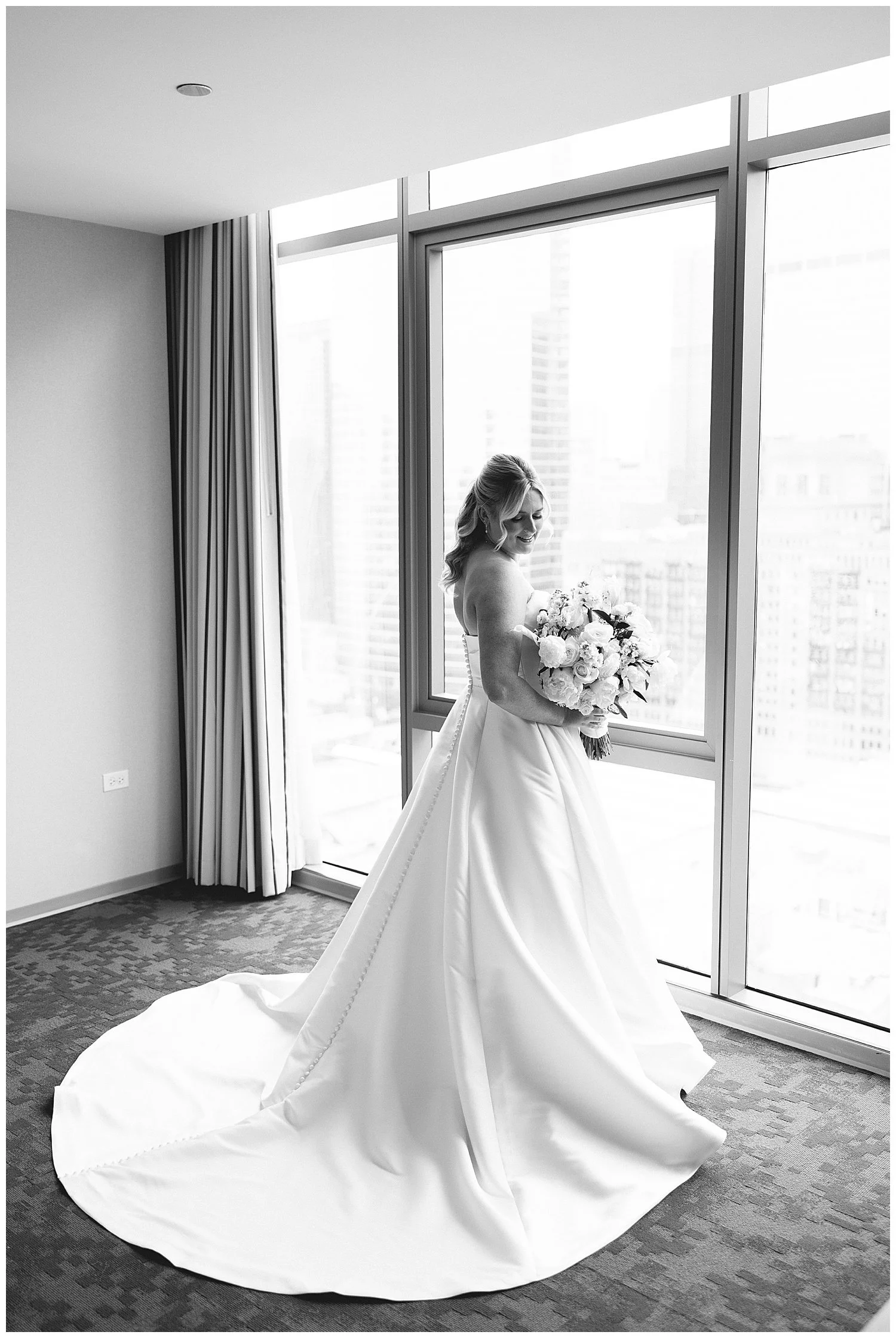 bride getting ready downtown chicago