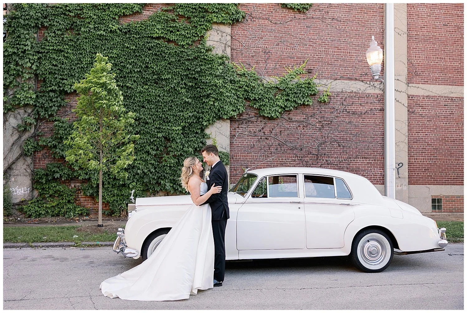 ovation chicago wedding vintage car photos