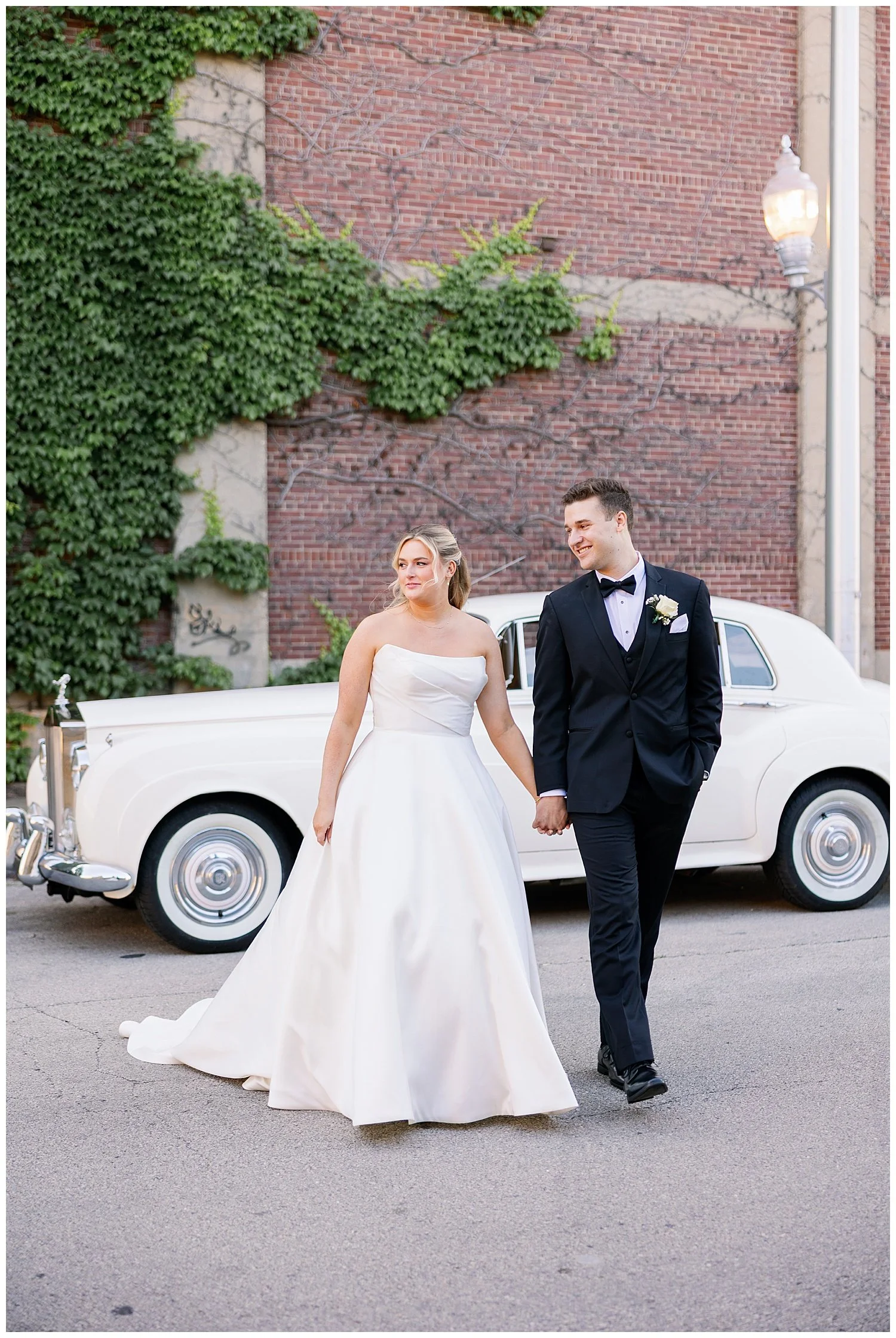 ovation chicago wedding vintage car photos