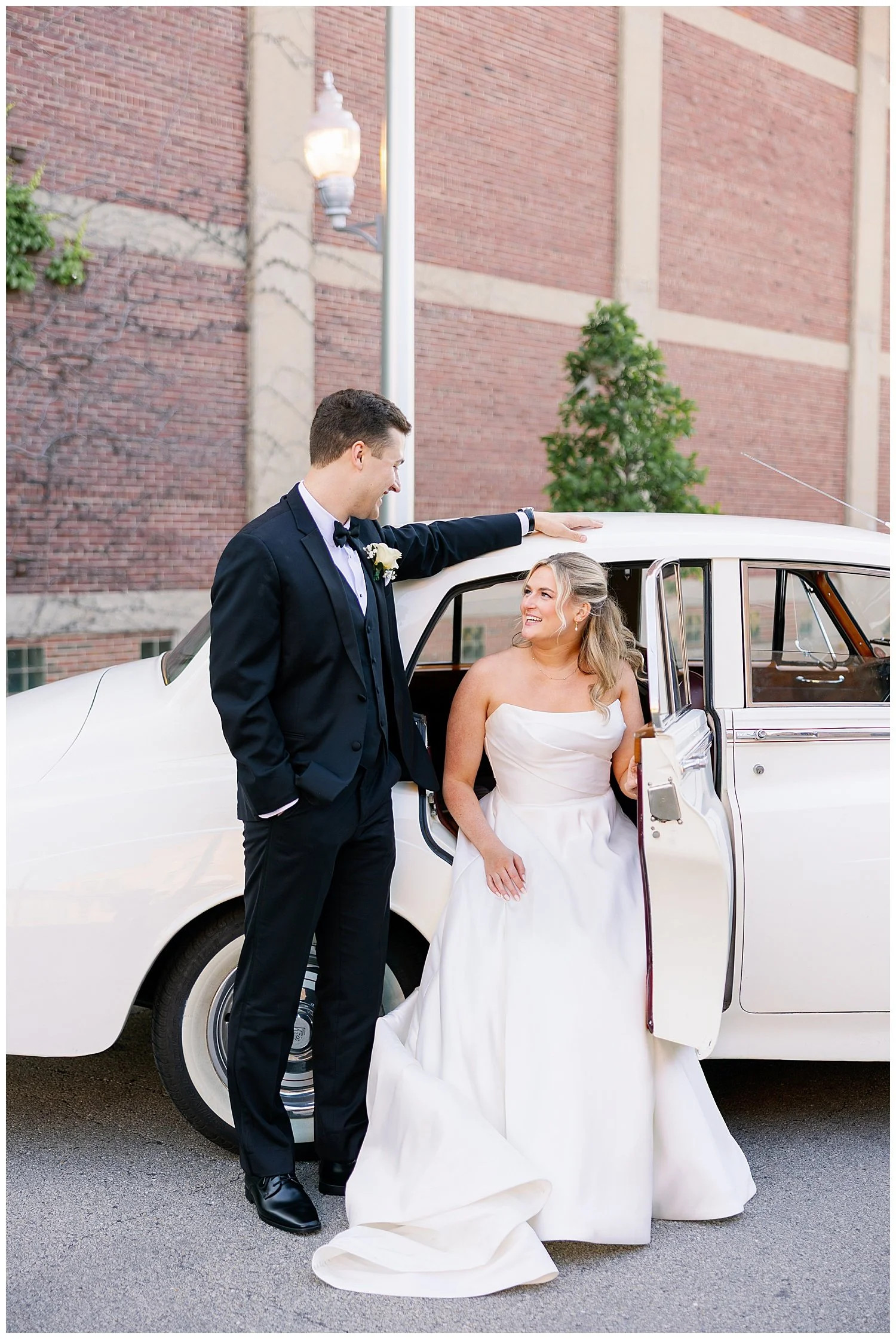 ovation chicago wedding vintage car photos