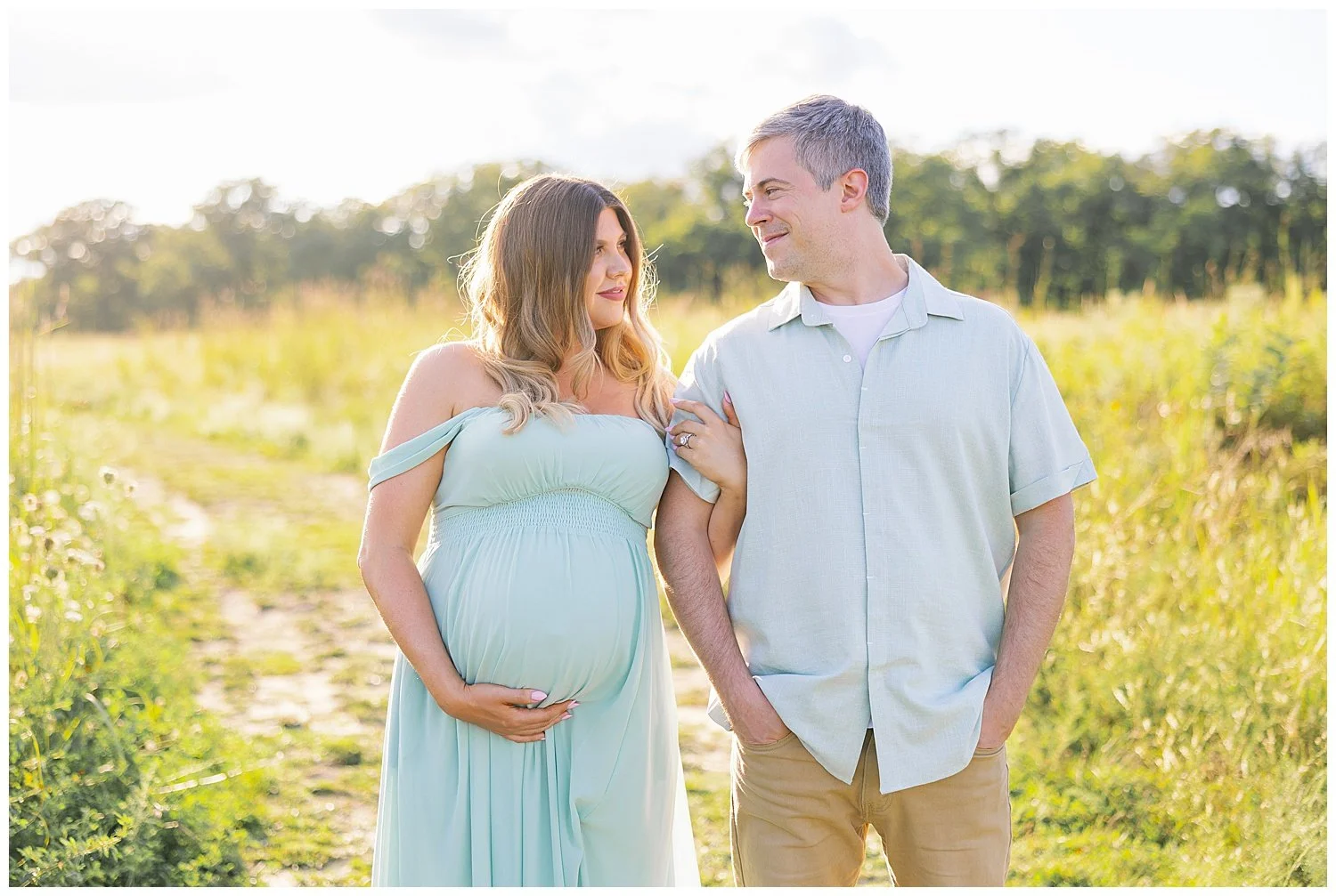 Summer Maternity Session at Fort Sheridan Forest Preserve | Noelle & Michael