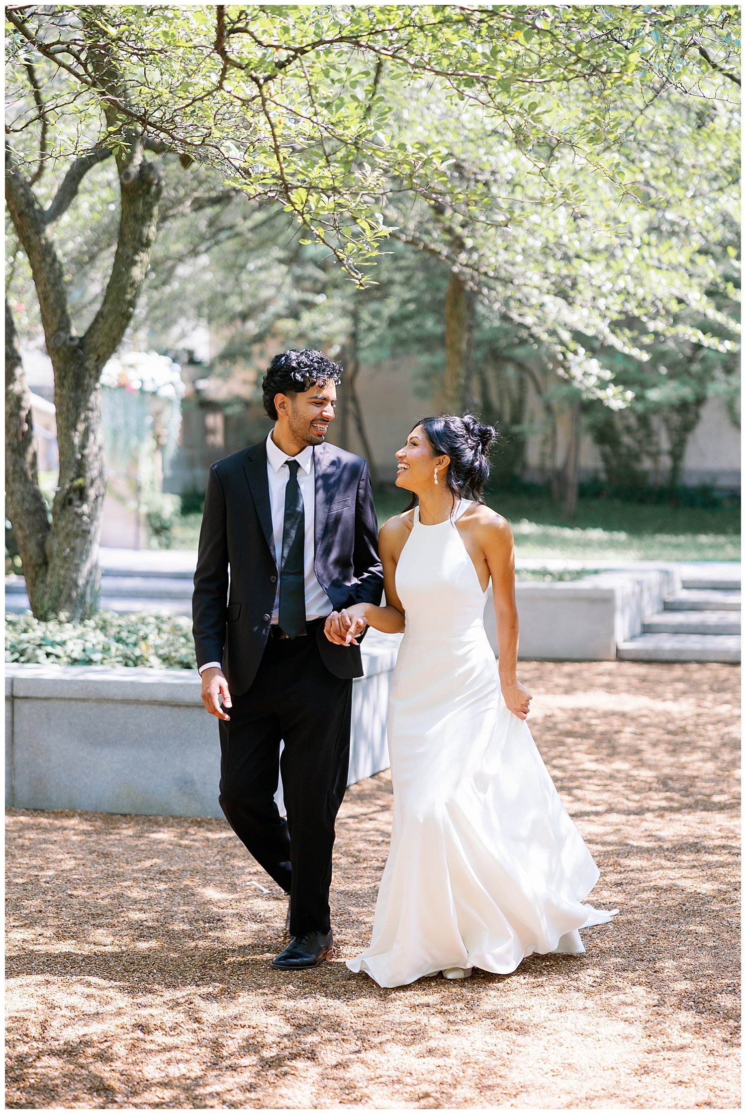 Art Institute Of Chicago South Garden Bride and Groom Photos