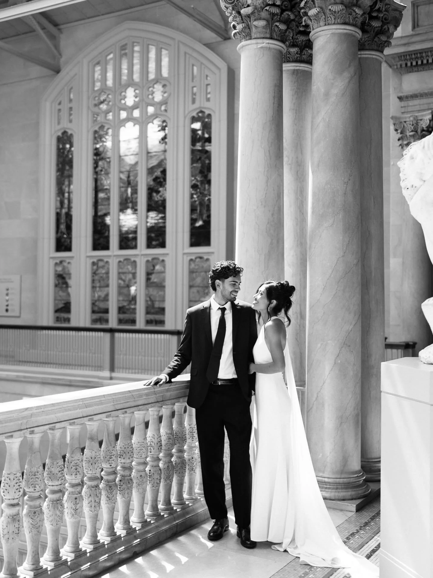 New blog post is live from this gorgeous art institute Chicago Elopement 💕
.
.
.
.
Chicago wedding photographer