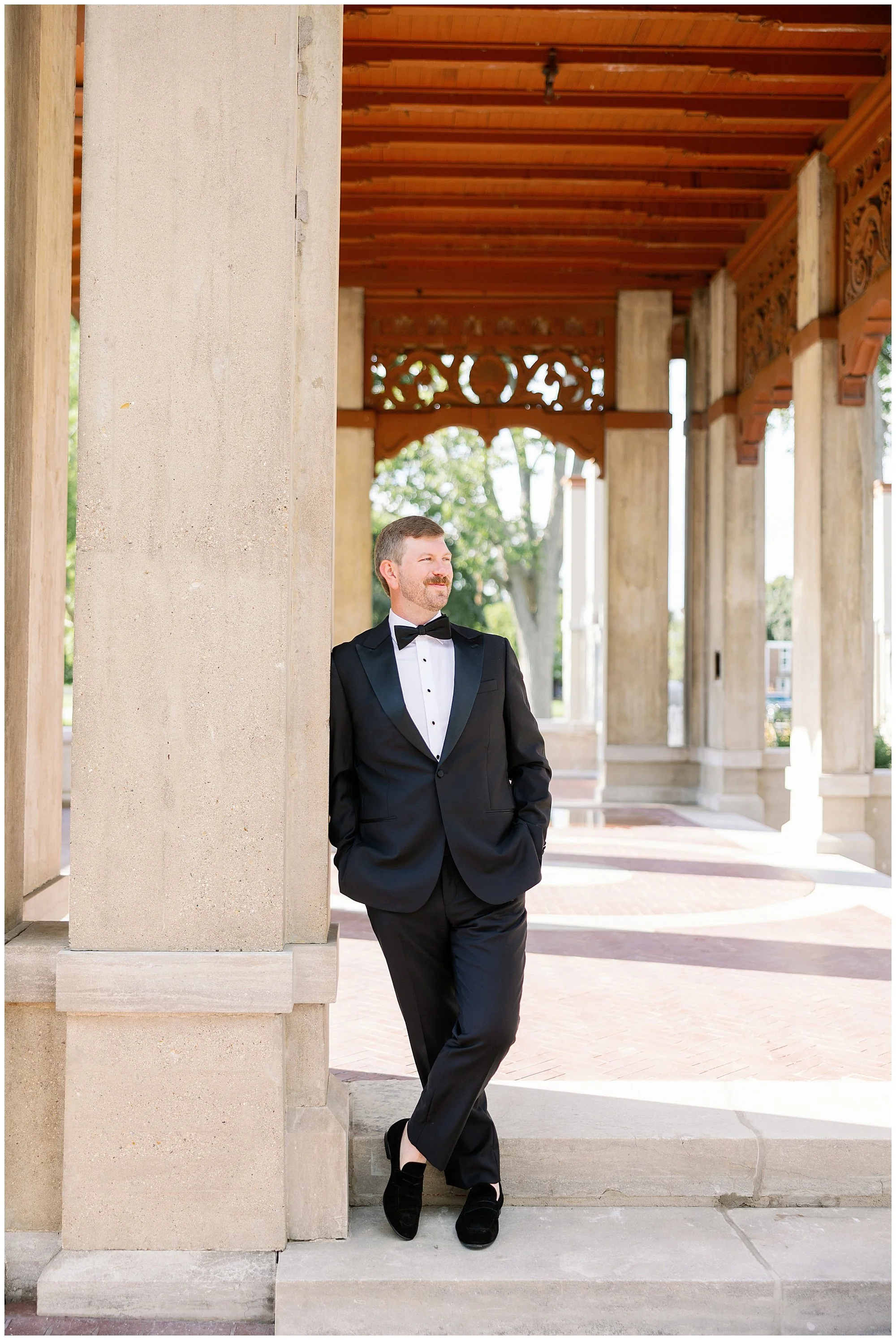 armour house lake forest bride and groom portrait