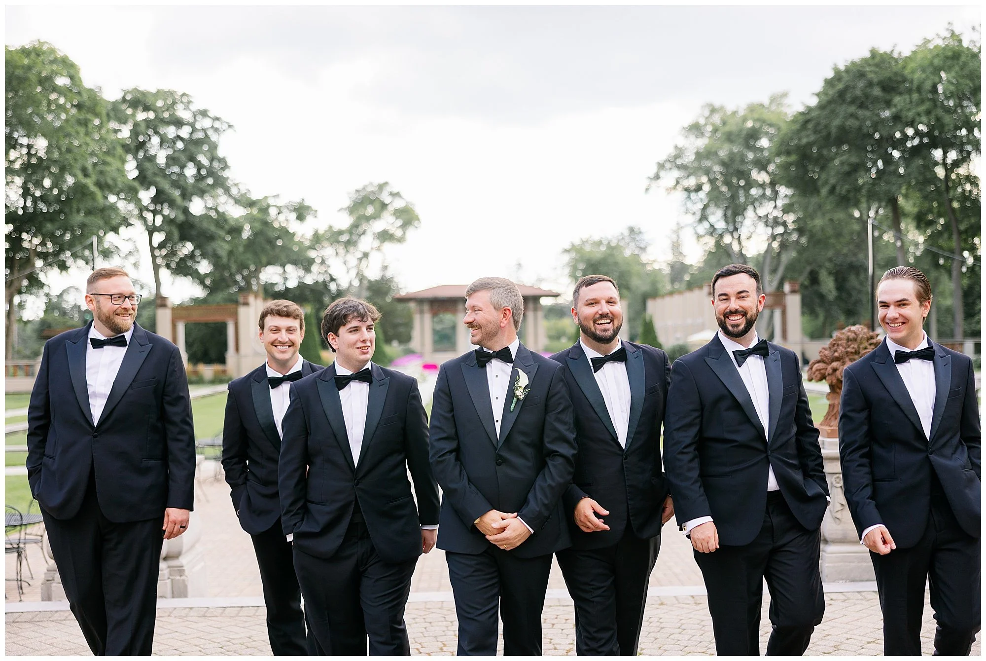 armour house lake forest bridal party photos