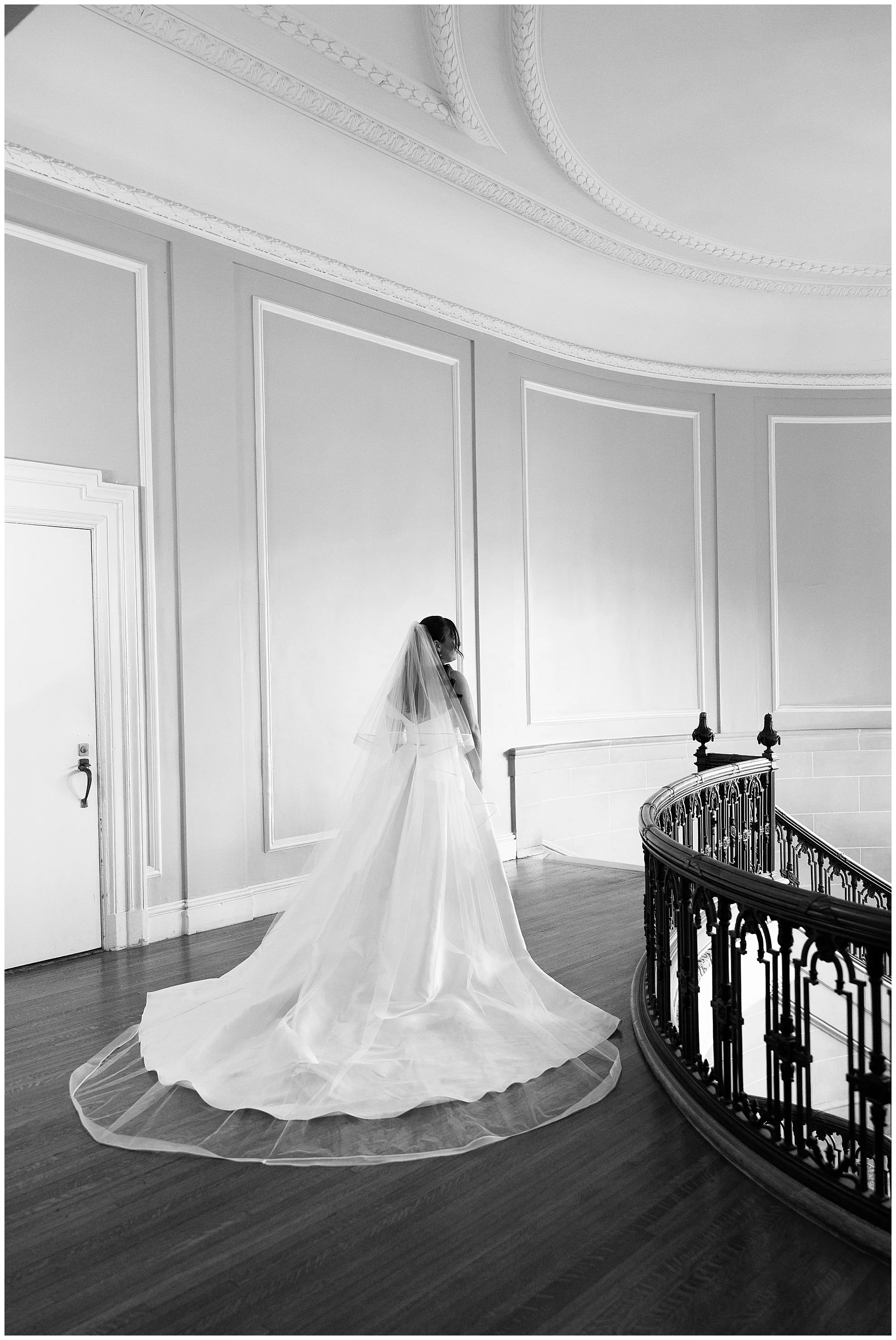 armour house lake forest bride and groom photos