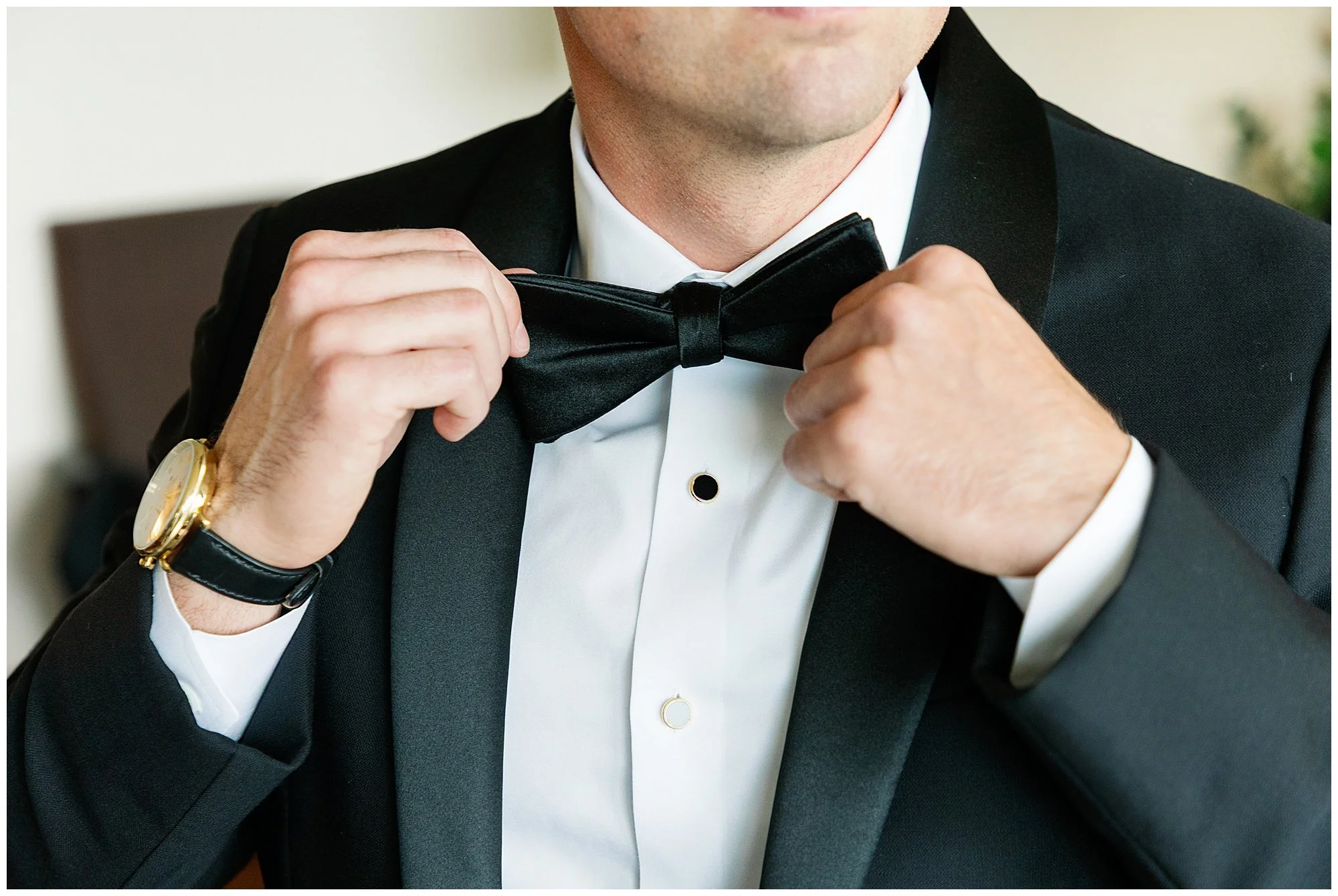  groom getting ready oakbrook wedding 