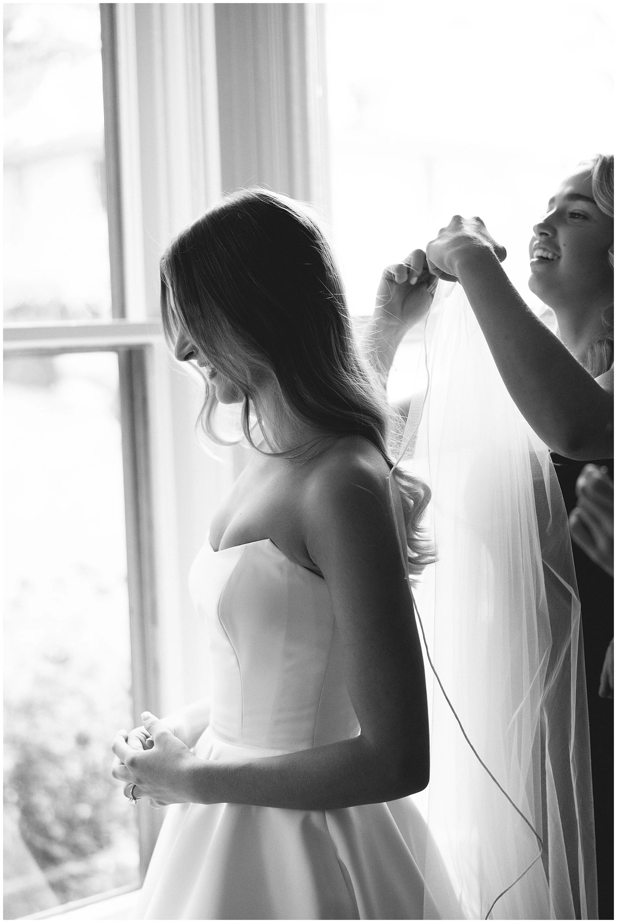  bride getting her veil put on for  Mesón Sabika wedding  