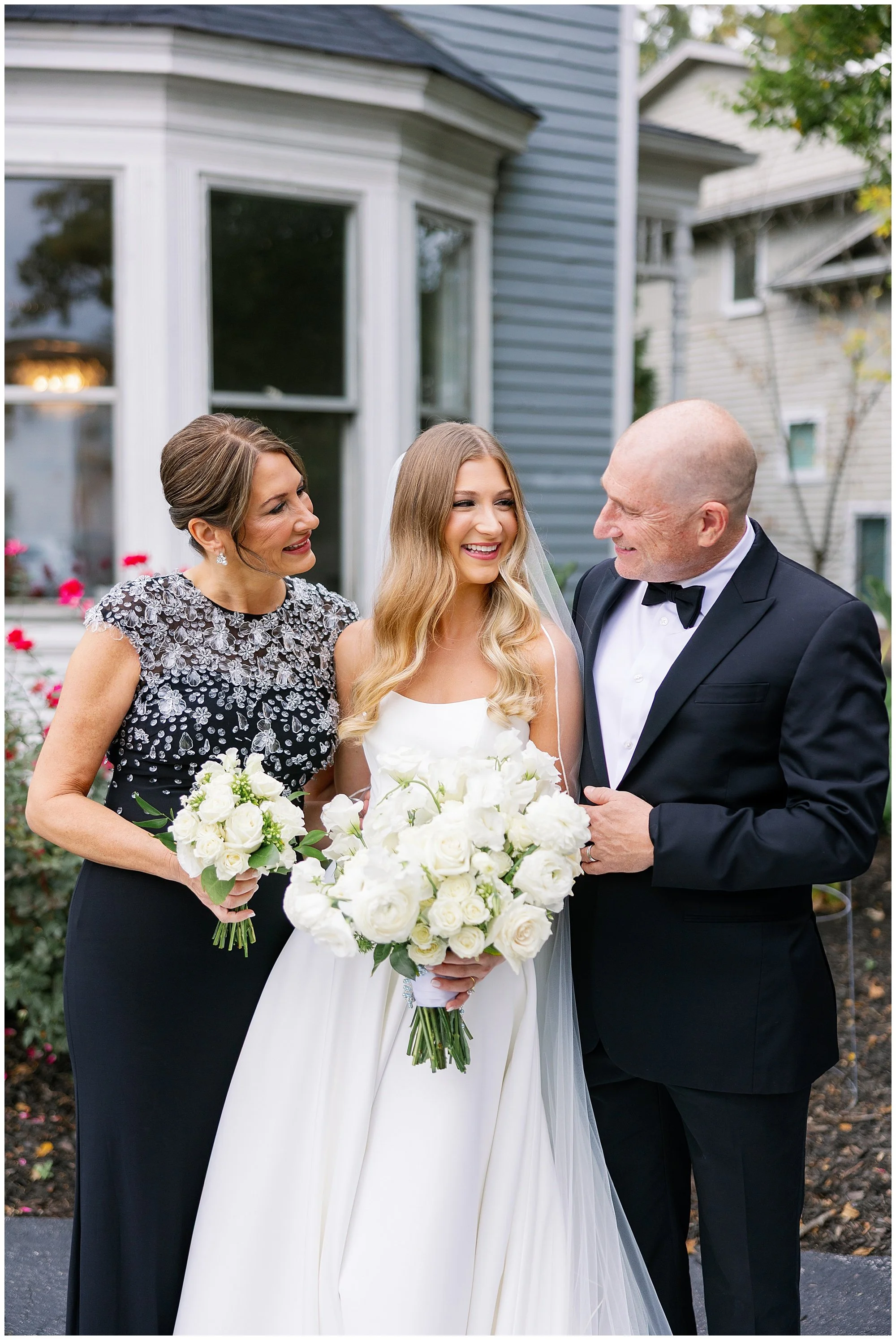  family portrait for  Mesón Sabika wedding  