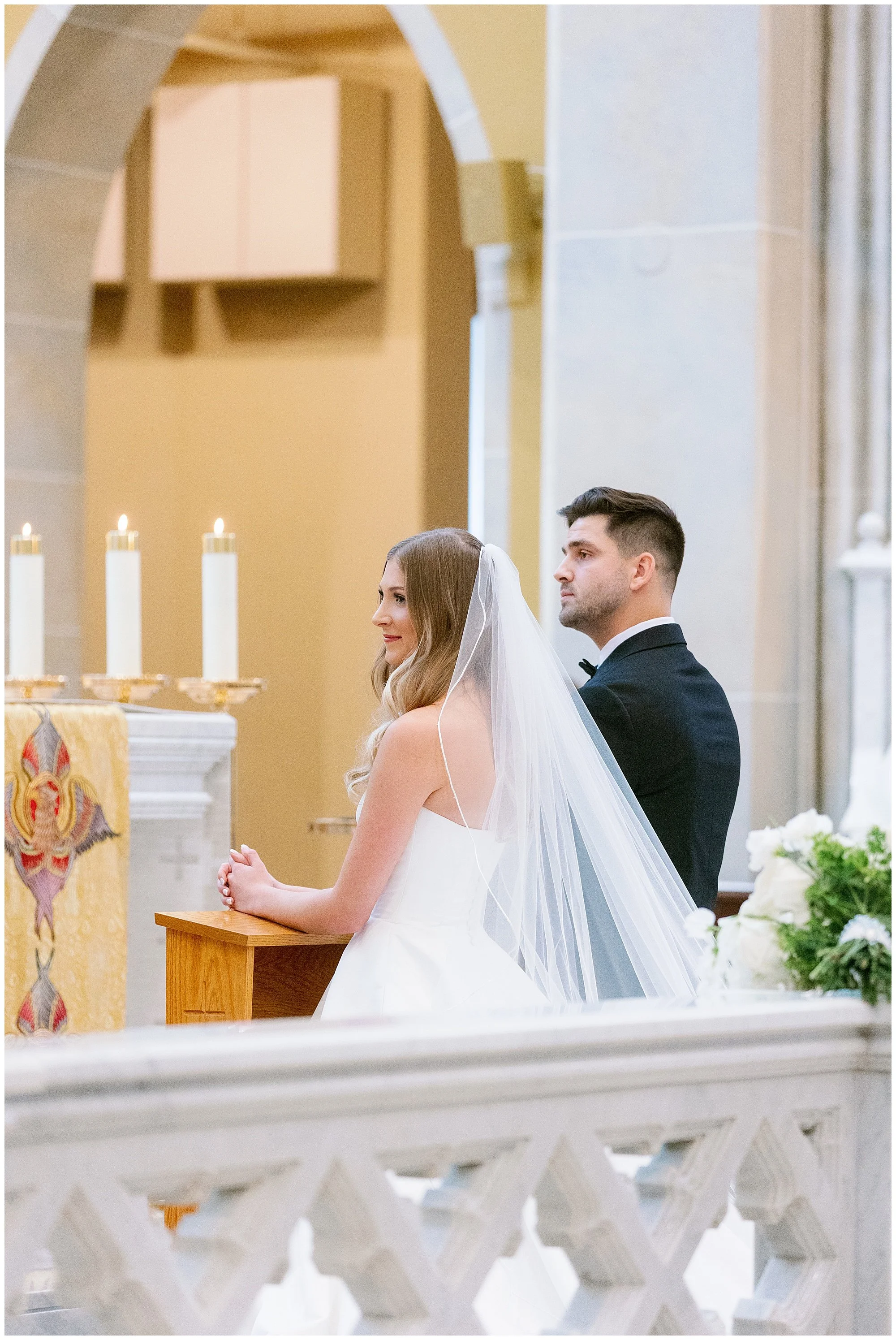  bride and groom at  Mesón Sabika wedding  