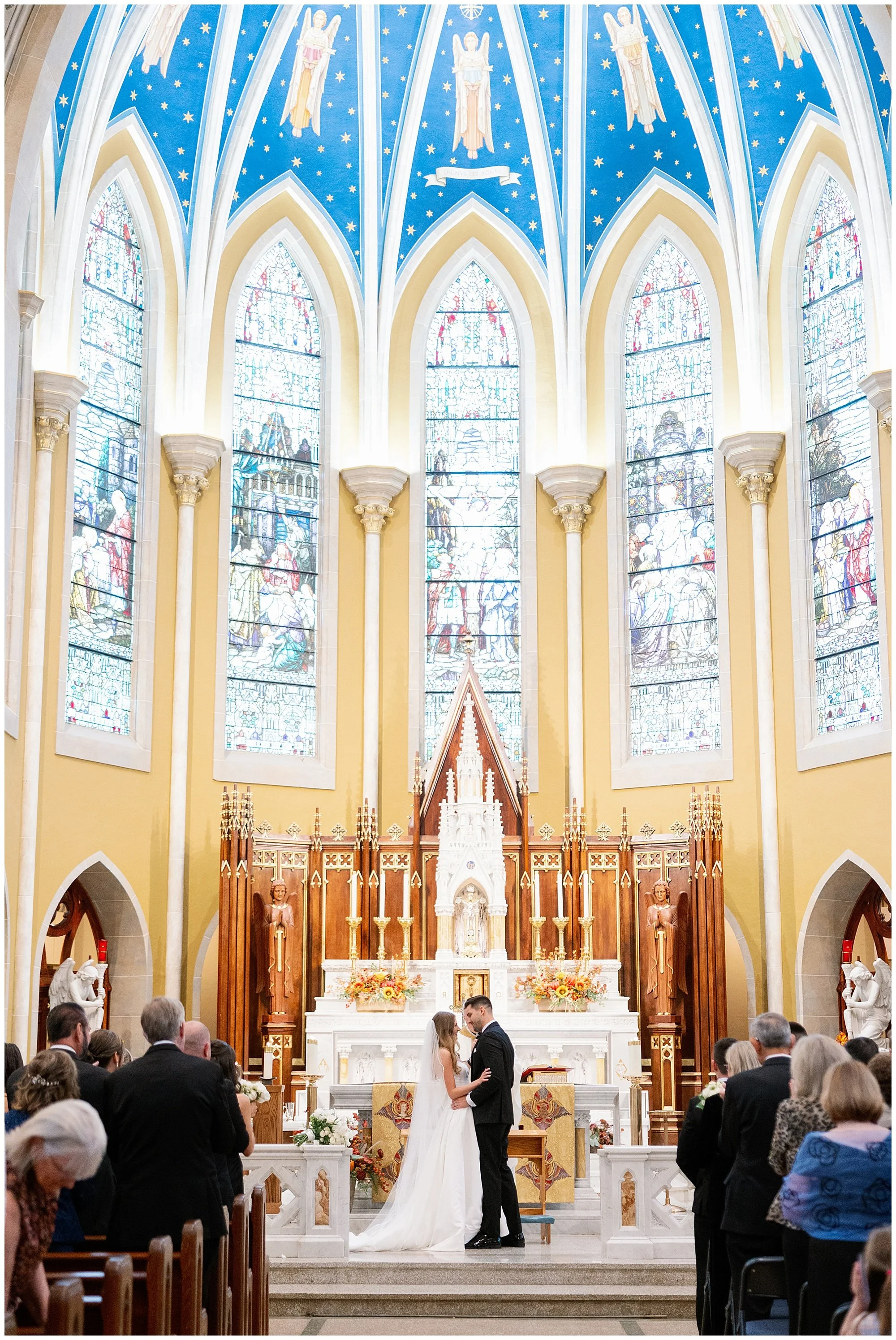  bride and groom at the front of the aisle for  Mesón Sabika wedding  