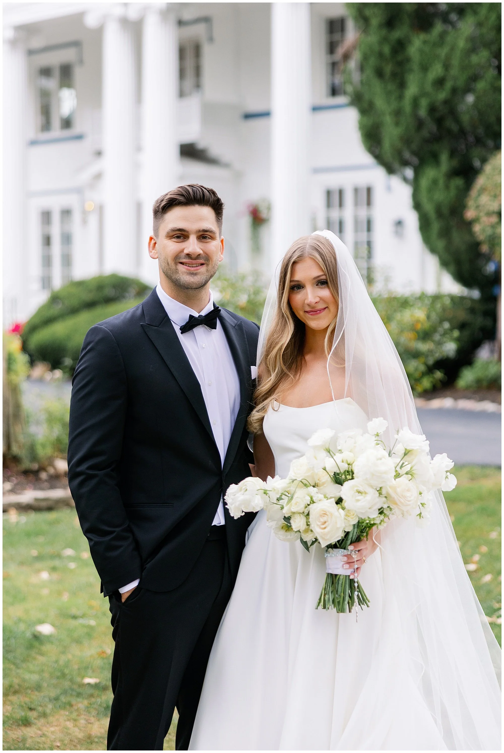  bride and groom portrait for  Mesón Sabika wedding  