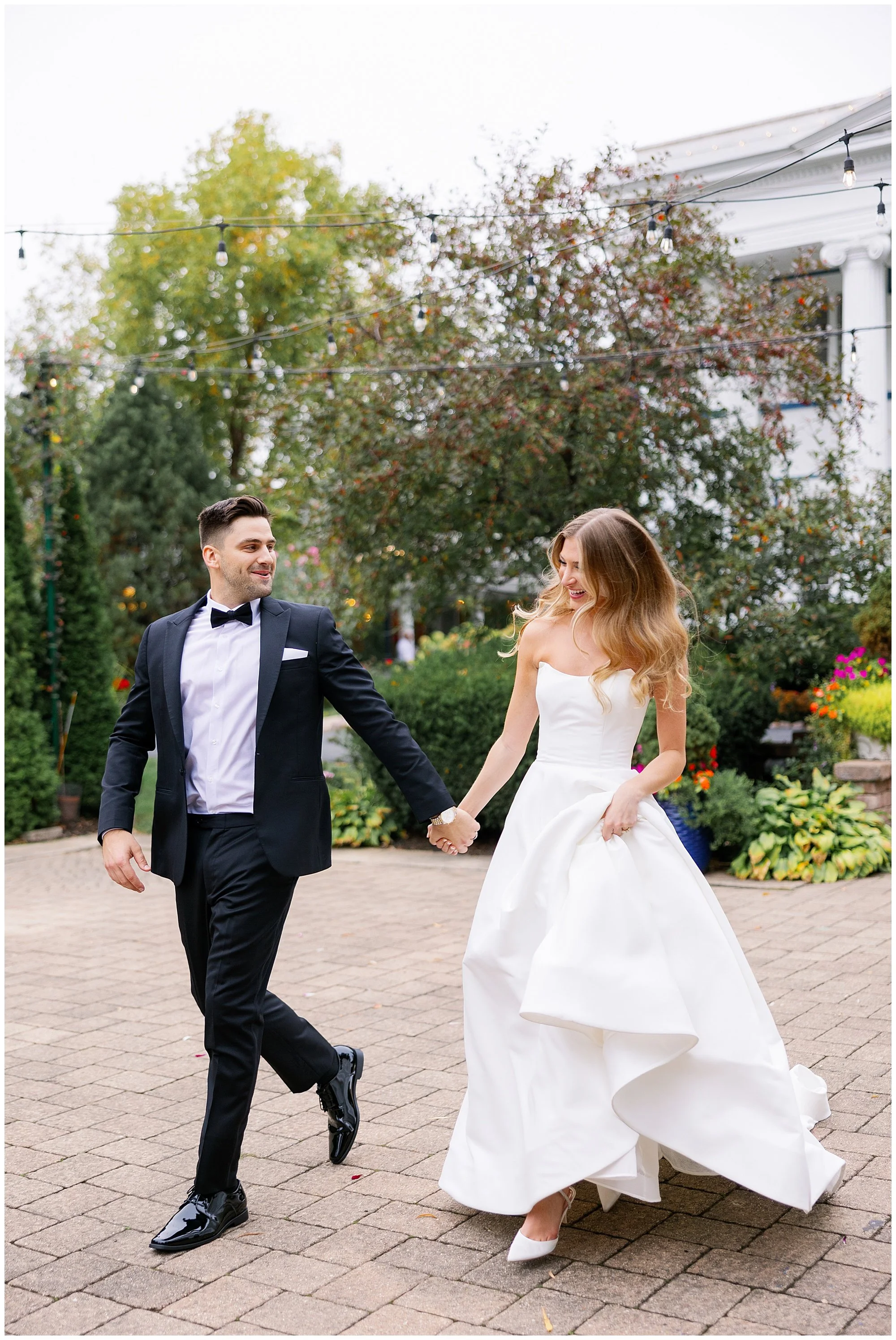  bride and groom laughing at  Mesón Sabika wedding  