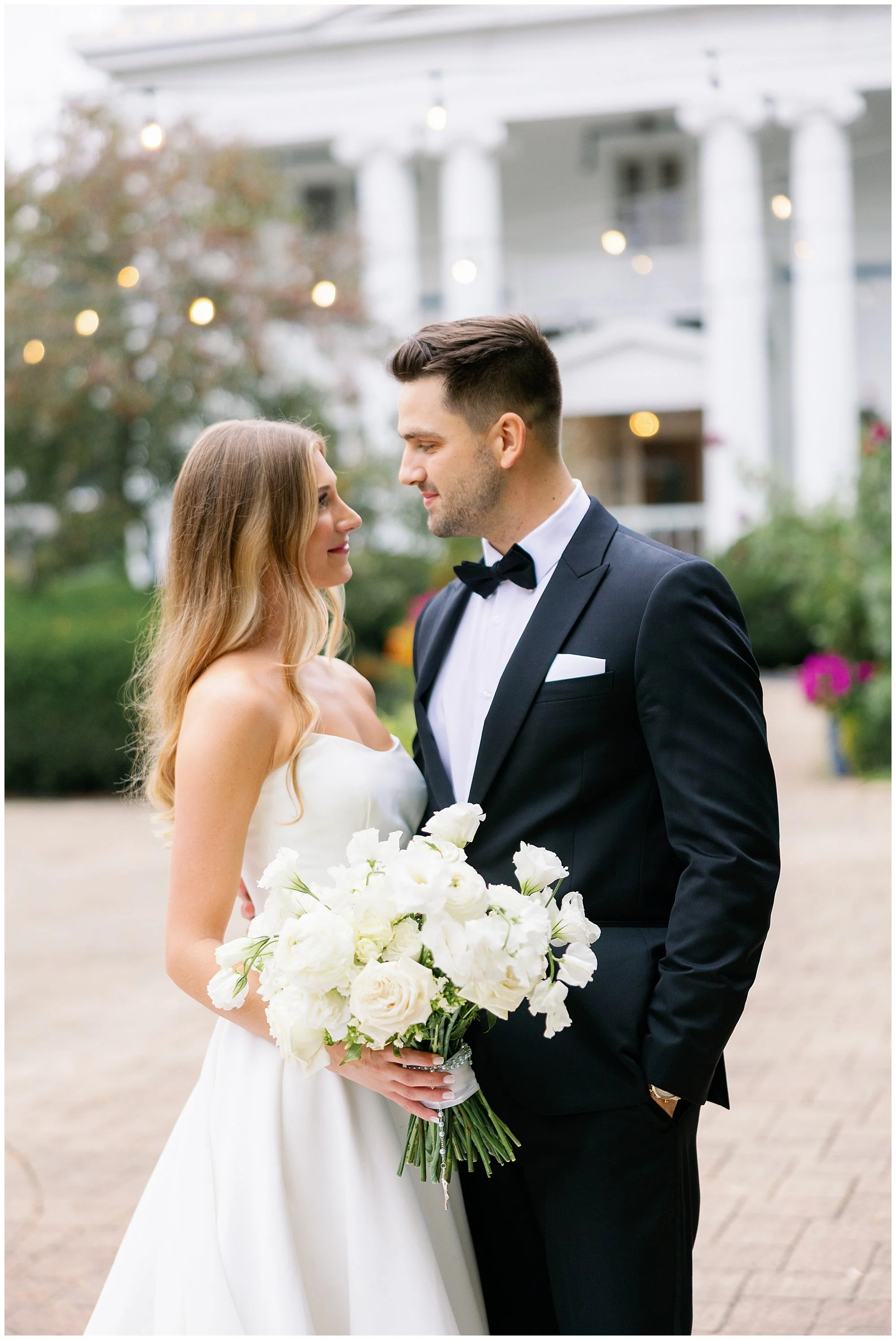  bride and groom portrait at  Mesón Sabika wedding  