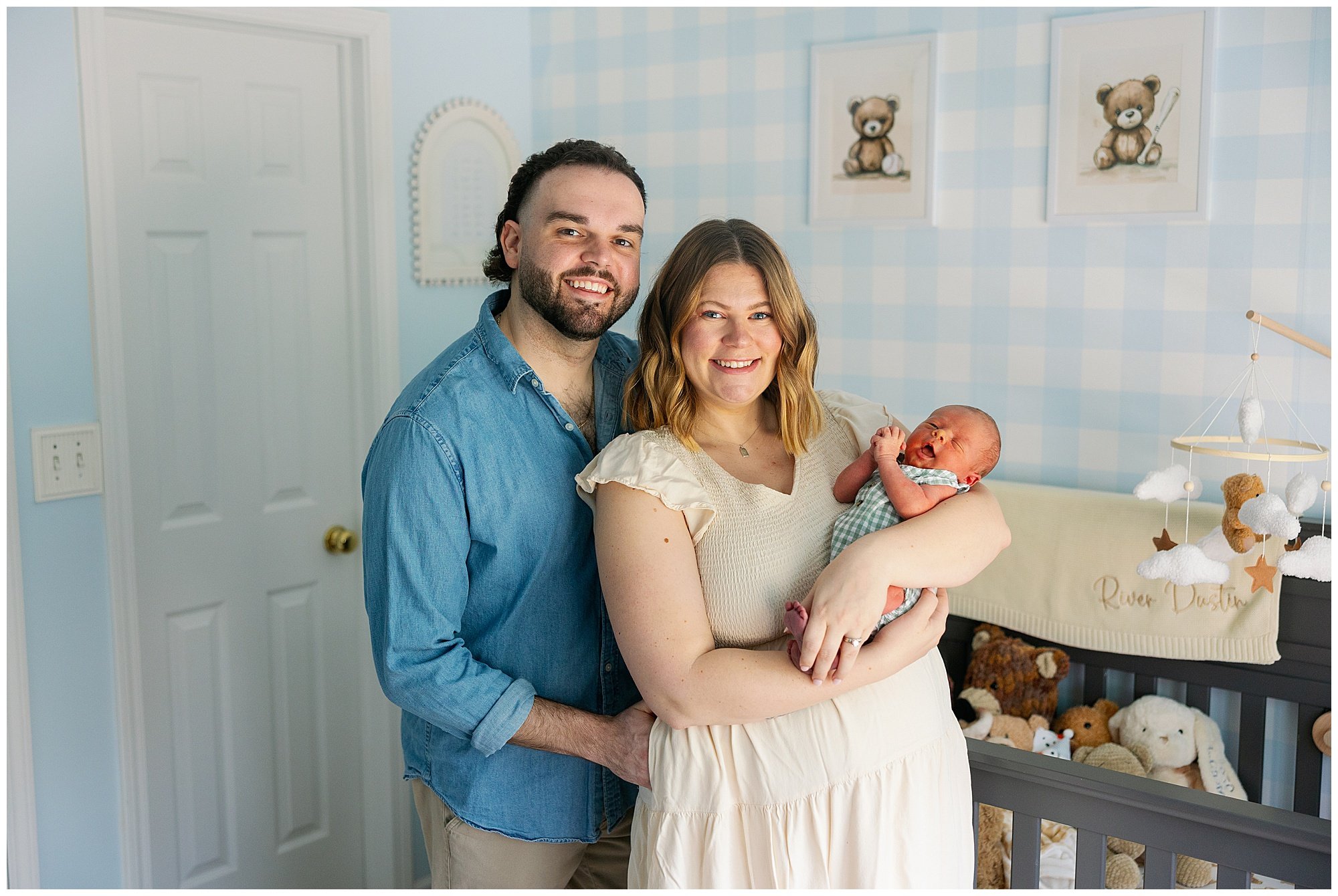  lake villa lifestyle in home newborn photographer 