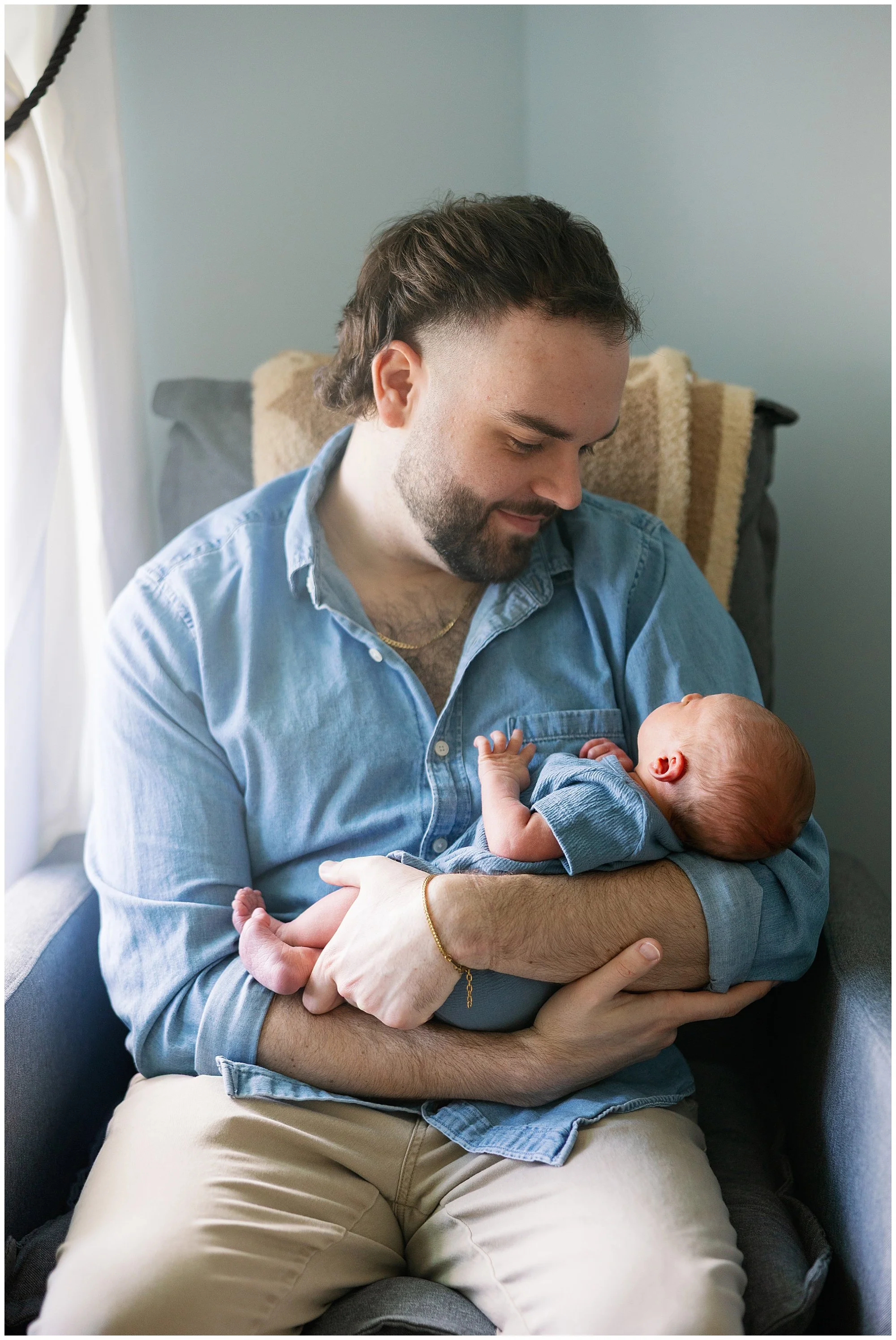  lake villa lifestyle in home newborn photographer 