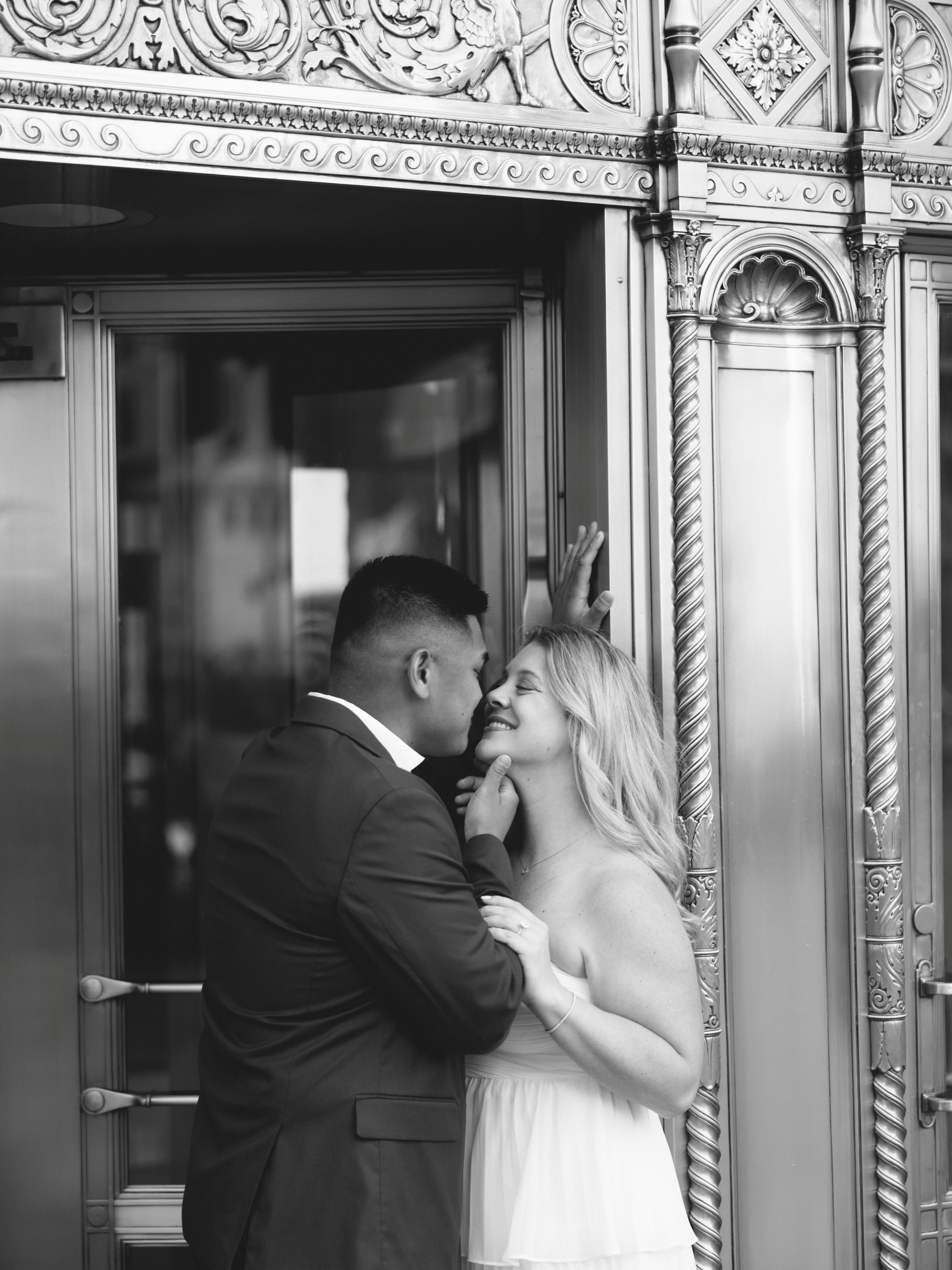 Sydney &amp; Josef&rsquo;s engagement session is live on the blog! Link in the bio 💕

Chicago engagement session photographer at the wrigley building
