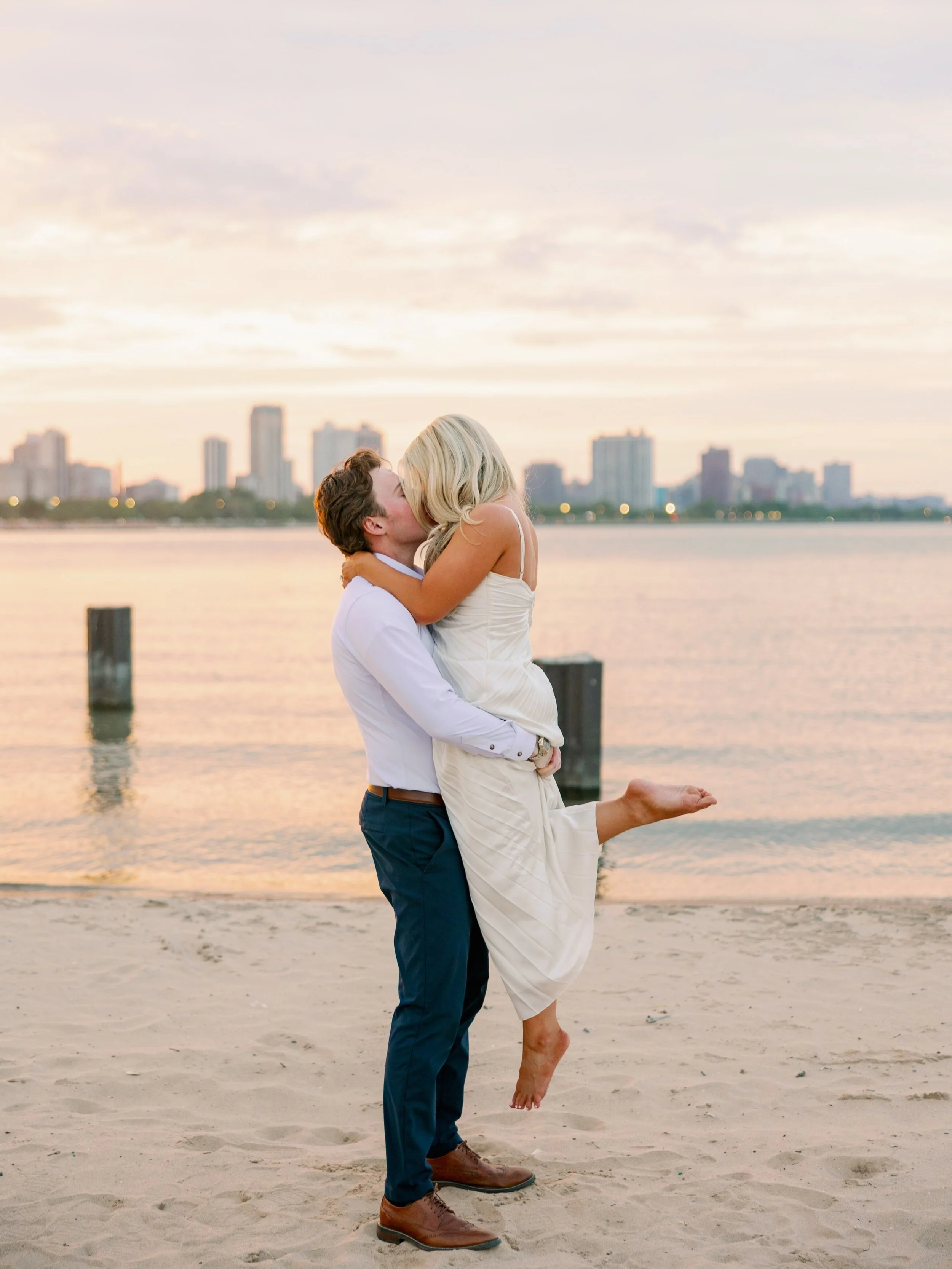 Katie &amp; Jacks sunset engagement session is live on the blog! Click the link in my bio to see more 💕
.
.
.
.
North ave beach engagement photos