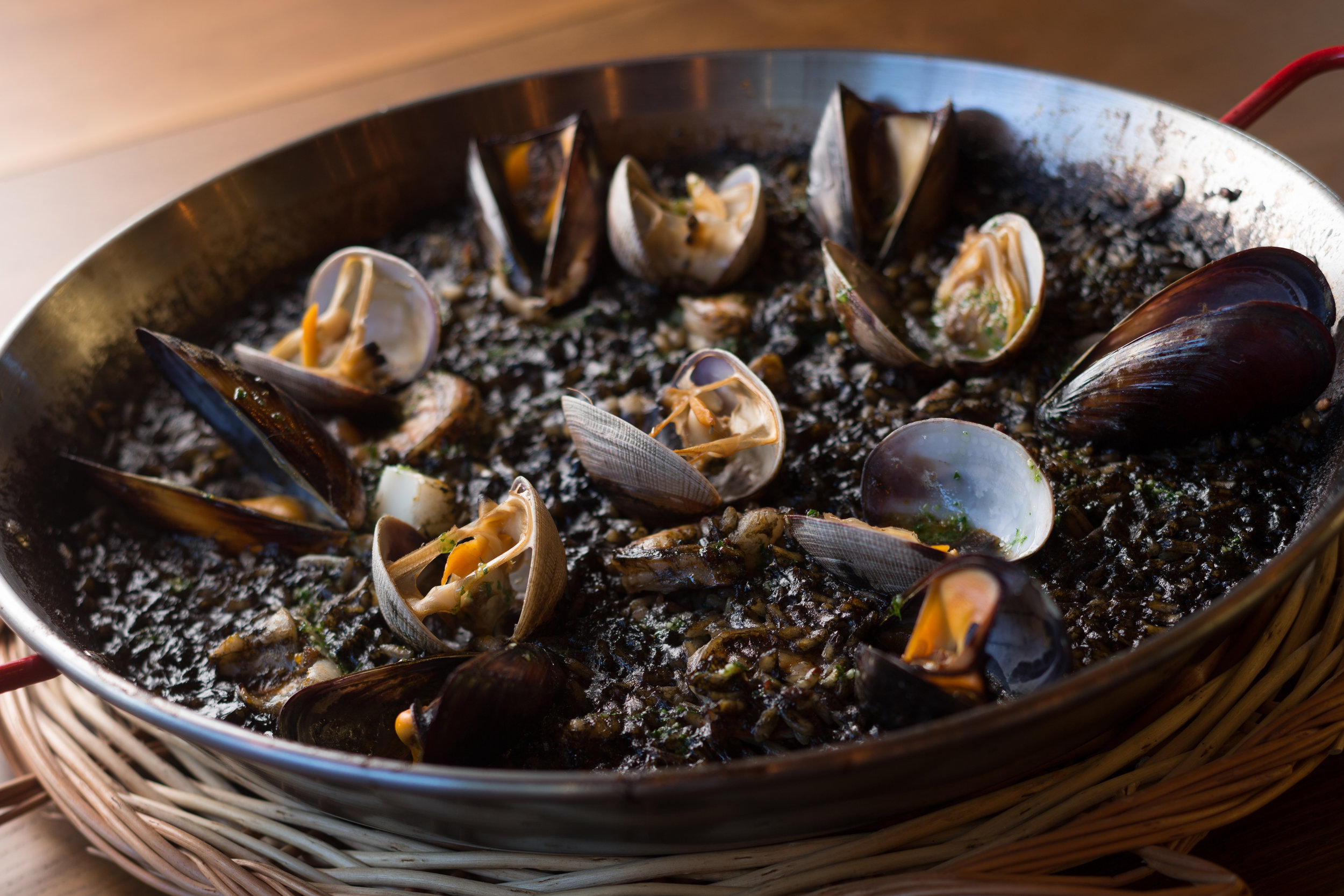 Arrïs+Negre+-+Squid+Ink+Seafood+Paella-Alioli+(5).jpg