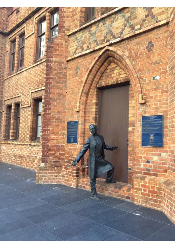  Statue of Bishop Hale 