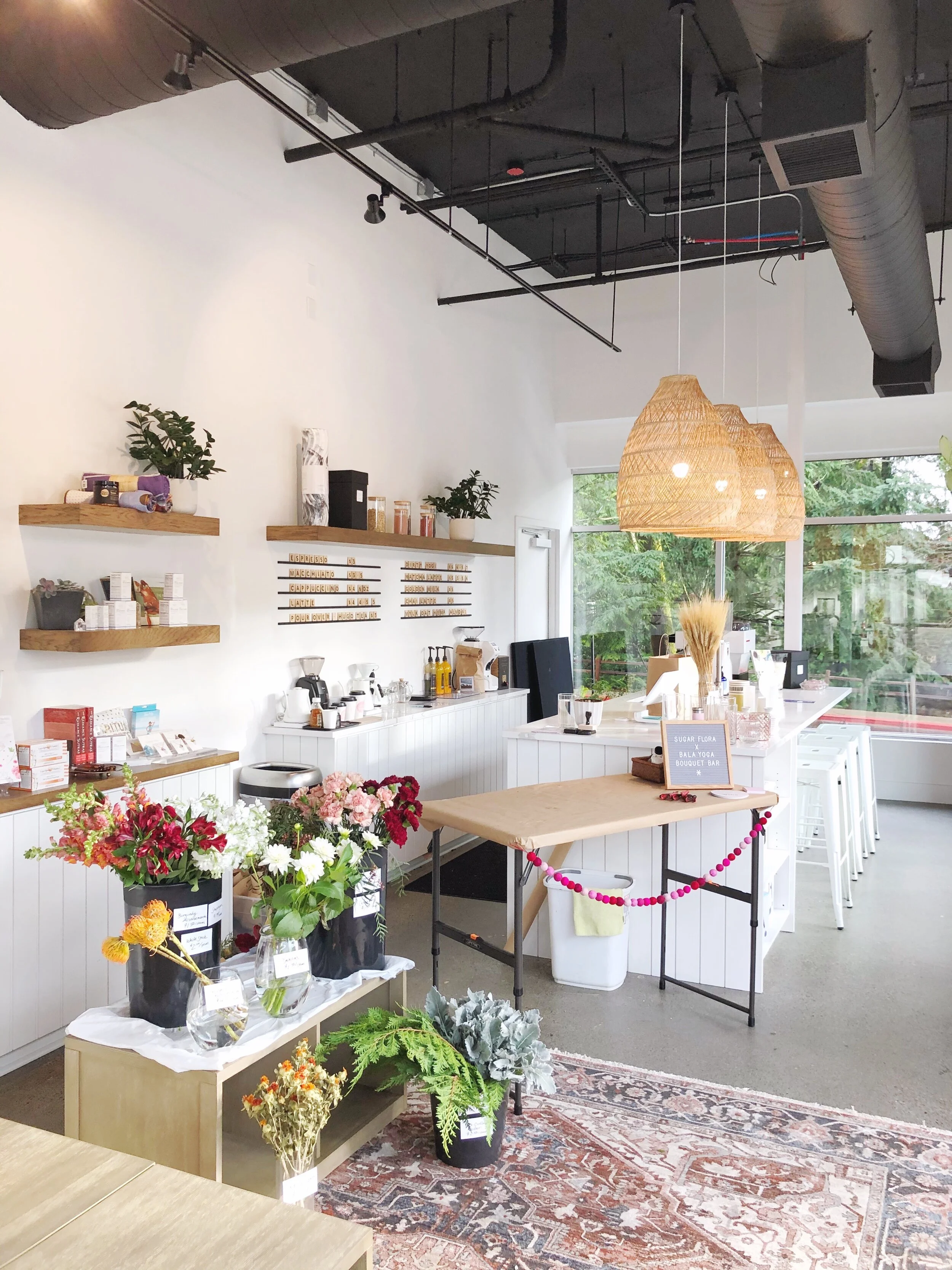 The space is just beautiful, full of light and looking pretty good with flowers, I must say.