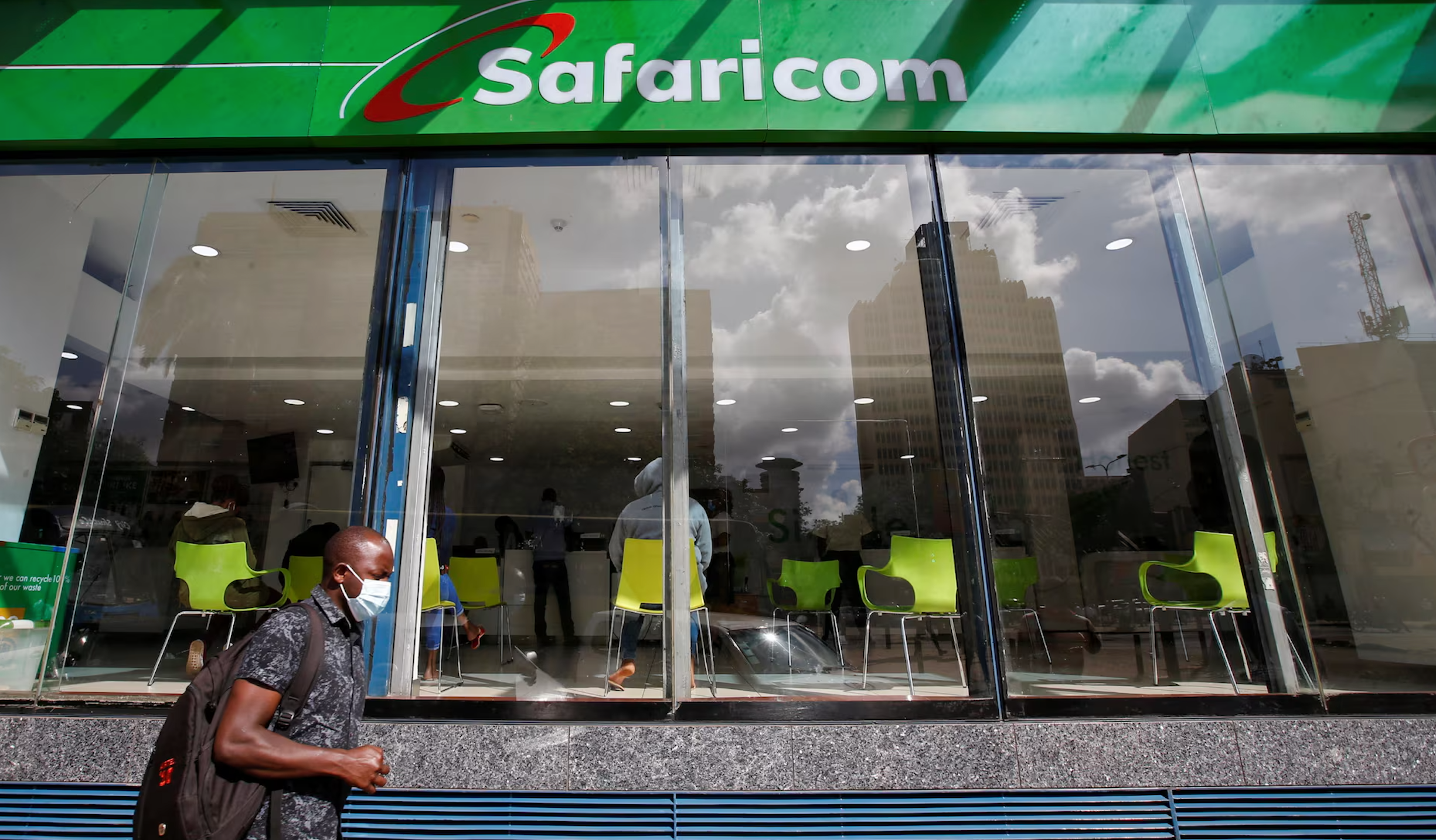 Safaricomロゴ、ケニアの画像