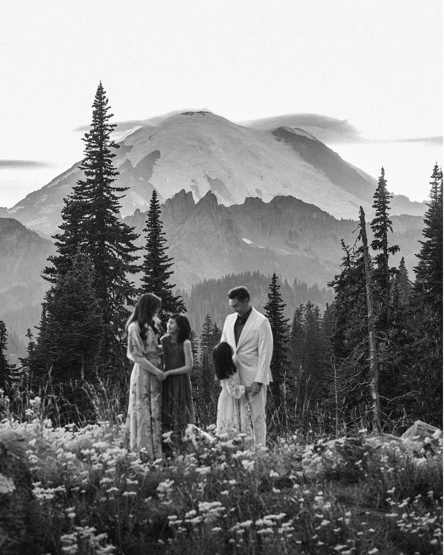 4th year photographing this dream family at my dream location. I&rsquo;ve been here many times ー both for work and with my own adventure ー but this was the first the mountain decided to show up like magic. It truly felt meant to be.