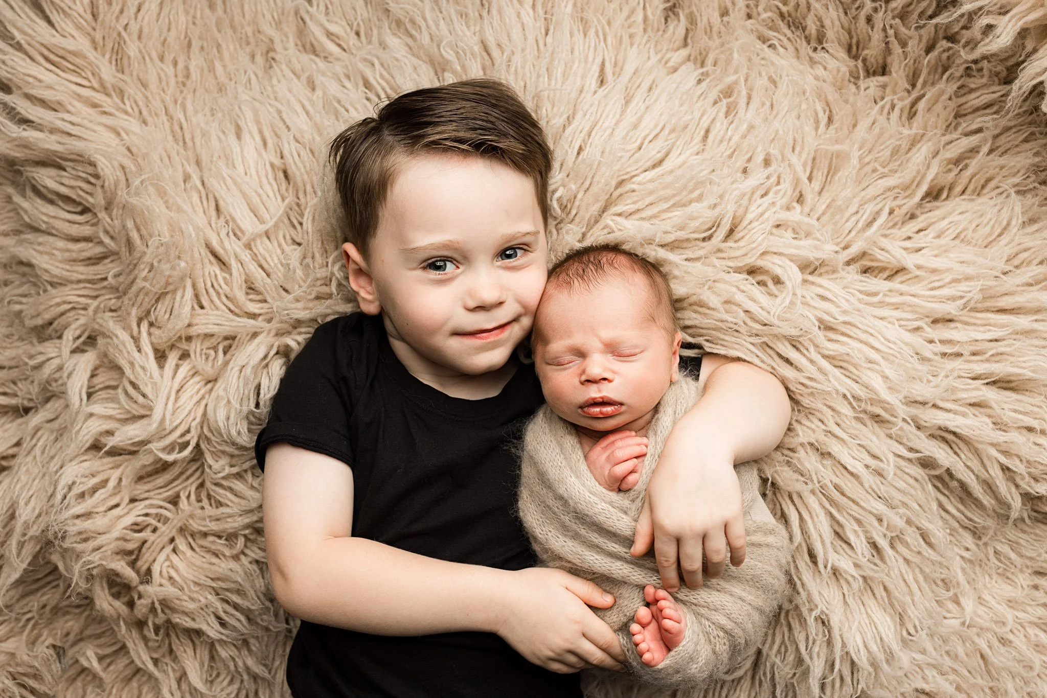 Newborn & Sibling Portrait – Studio Baby Photography in Seattle