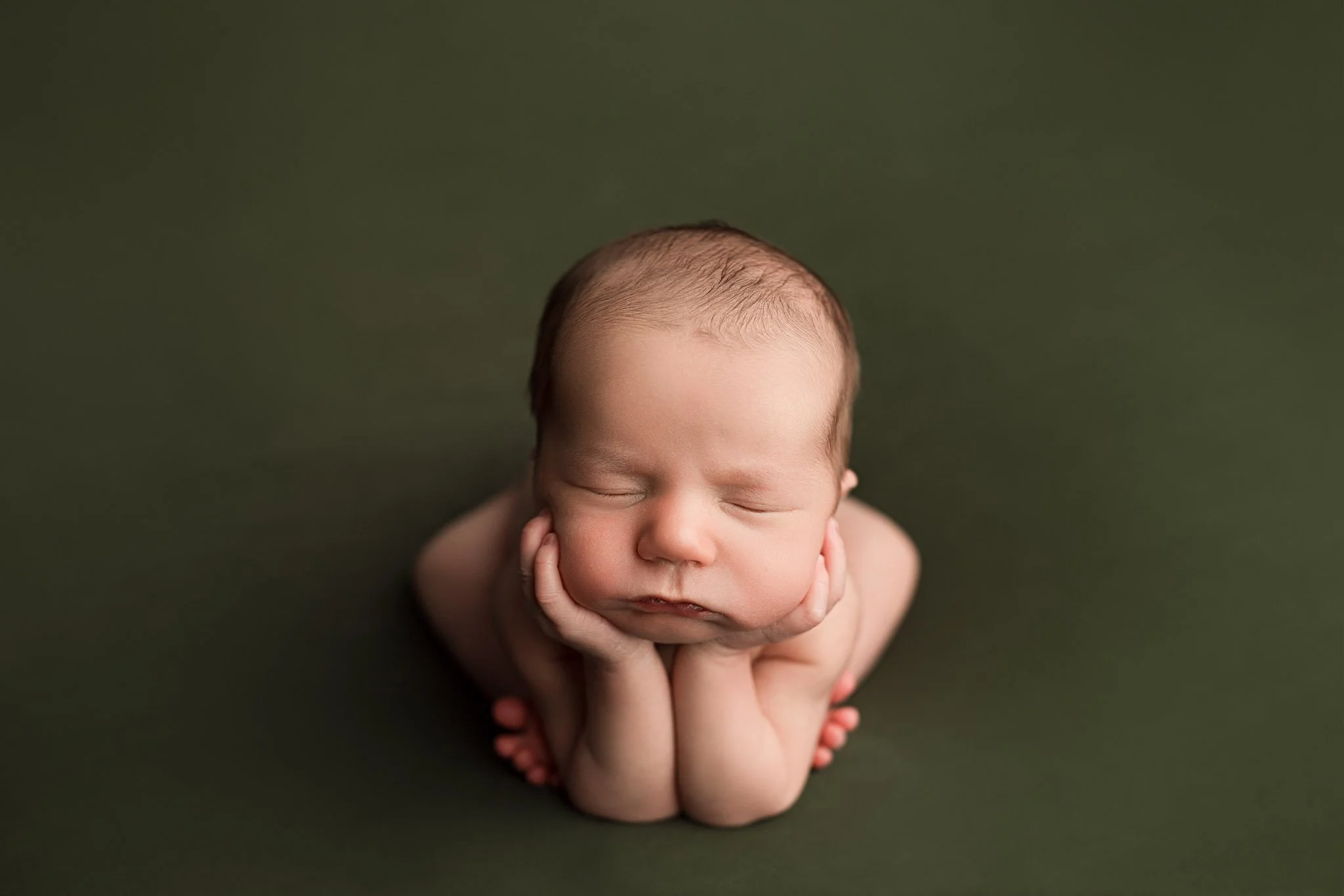 Froggy Pose Newborn Portrait – Timeless Studio Baby Photography in Tacoma