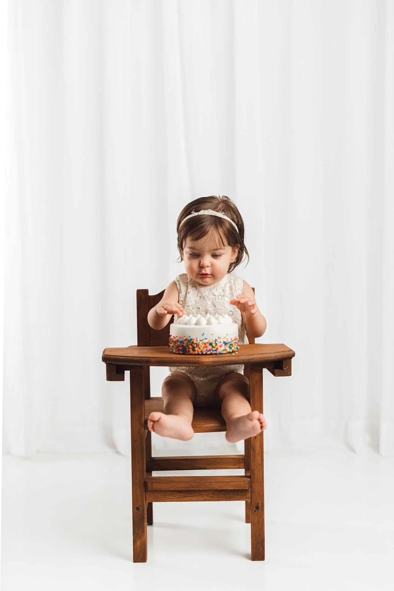 Sweet & Simple Cake Smash Portrait | Seattle Milestone Photographer