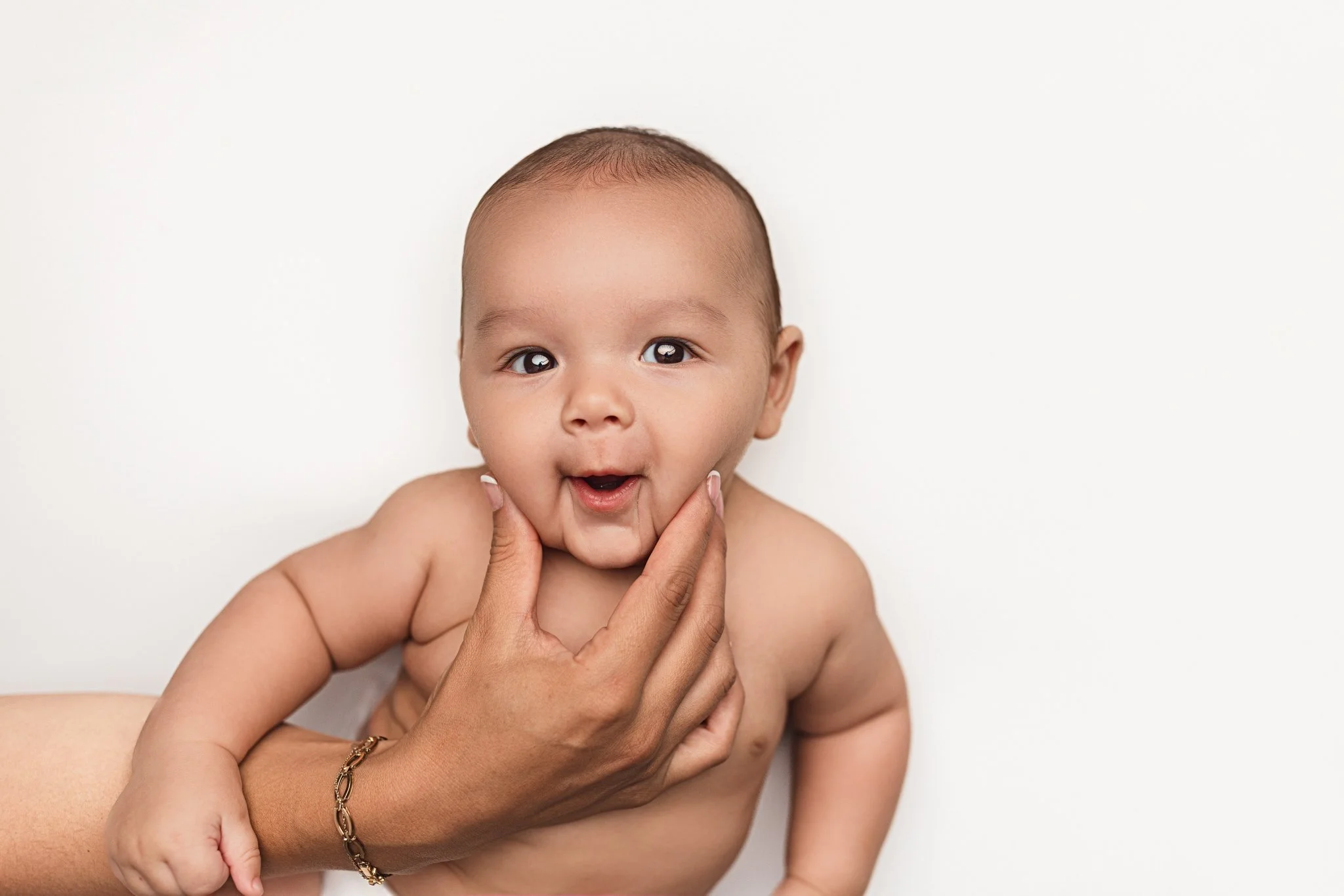 Bright & Minimal Baby Portrait | Seattle, Bellevue & Everett Baby Photographer