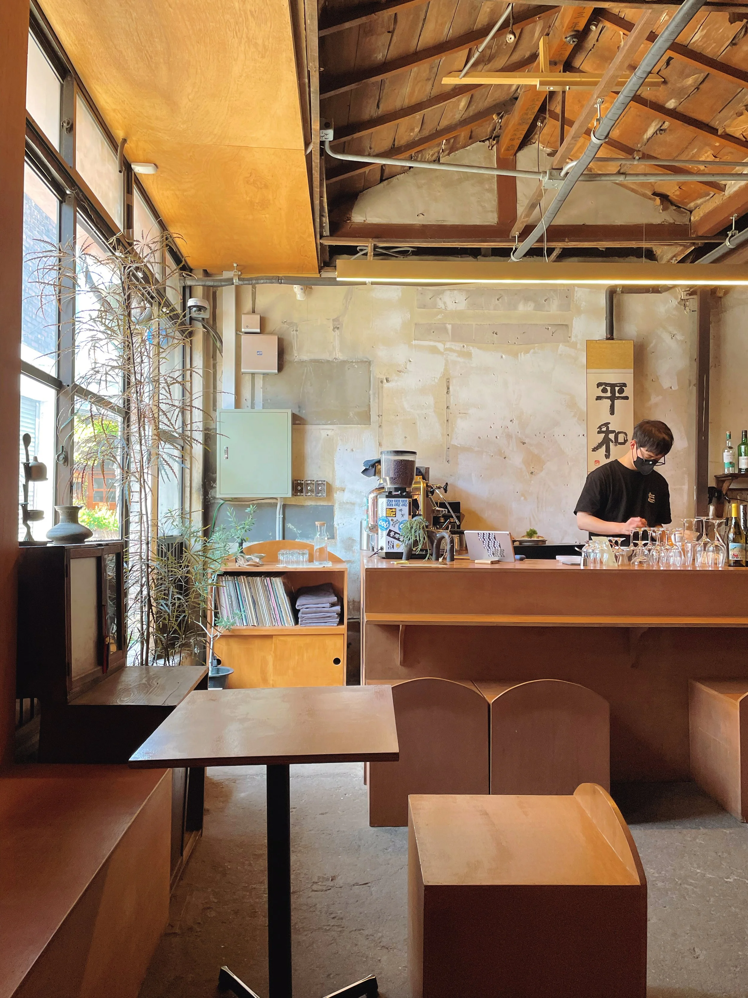 Seoul Neighborhoods: A Day in Mullae-dong